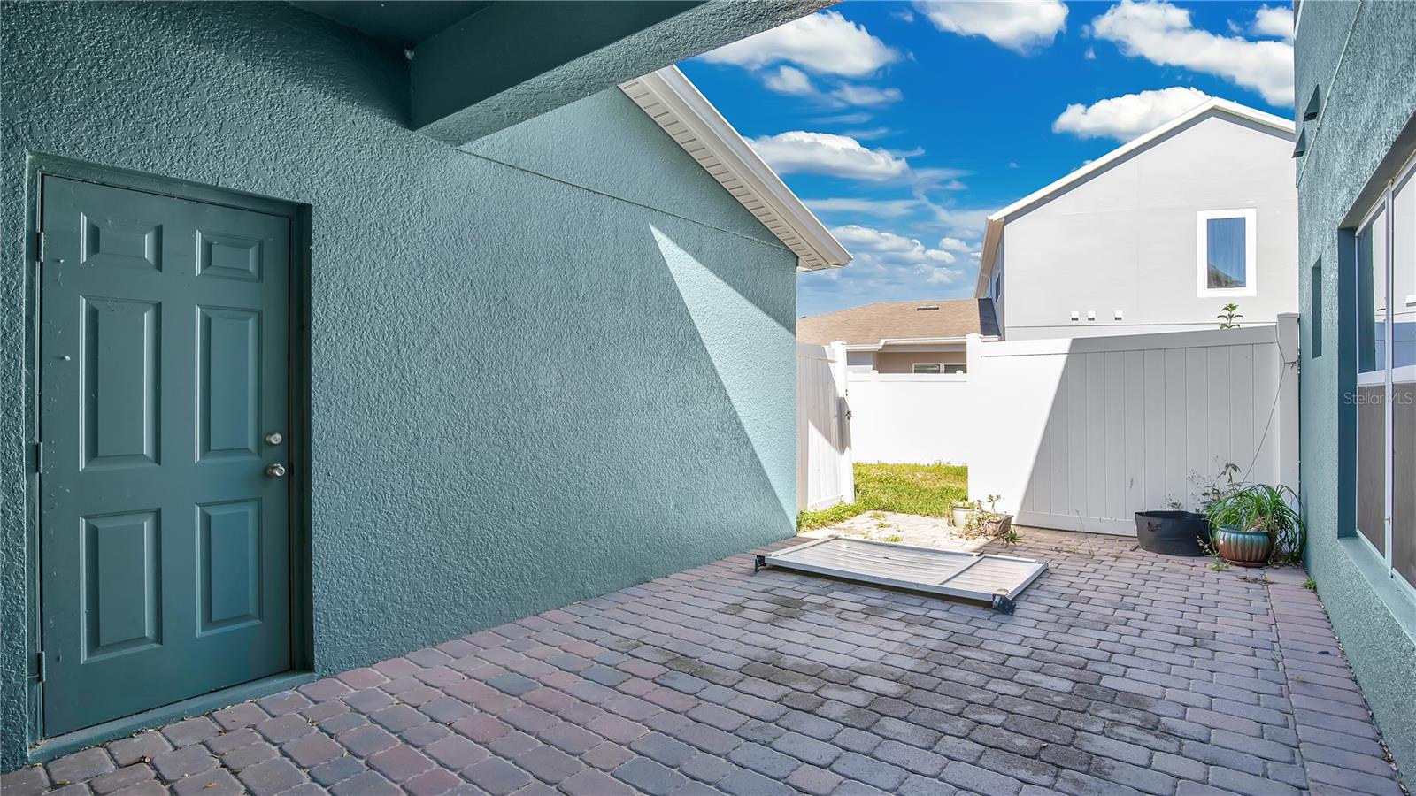 514 RAINBOW SPRINGS LOOP