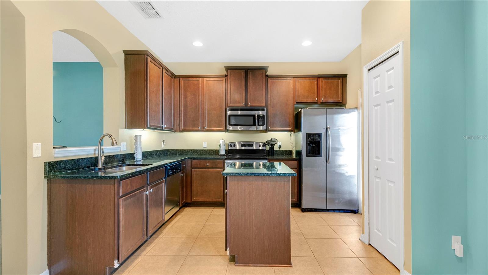 514 RAINBOW SPRINGS LOOP