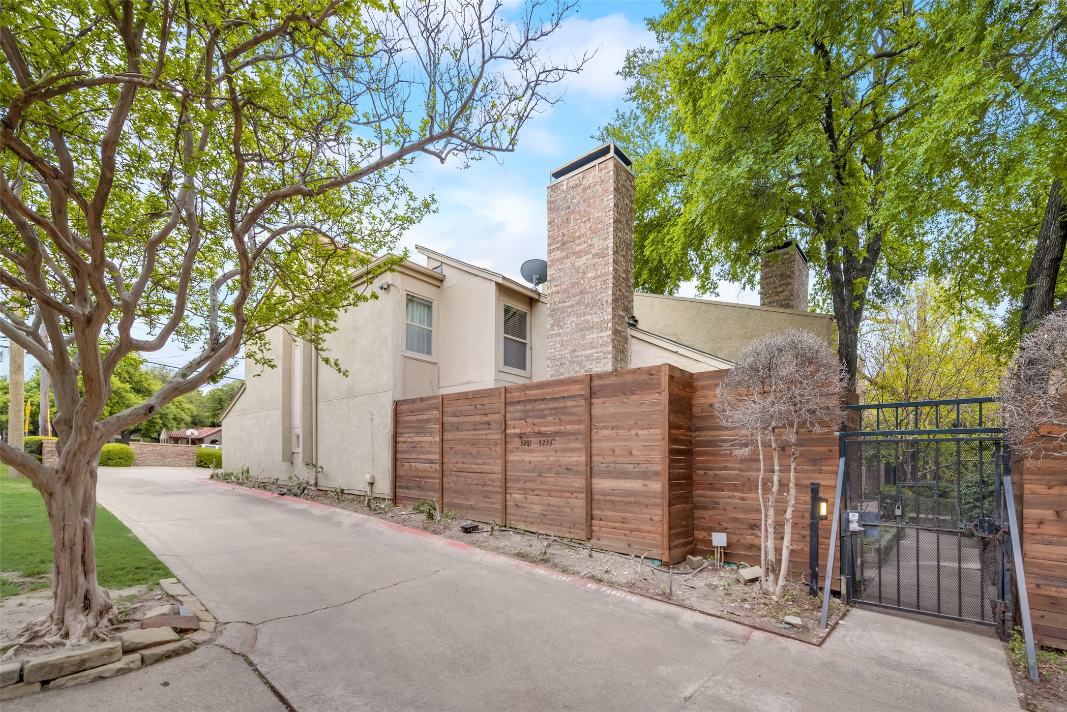 3201 Elizabeth Street 8