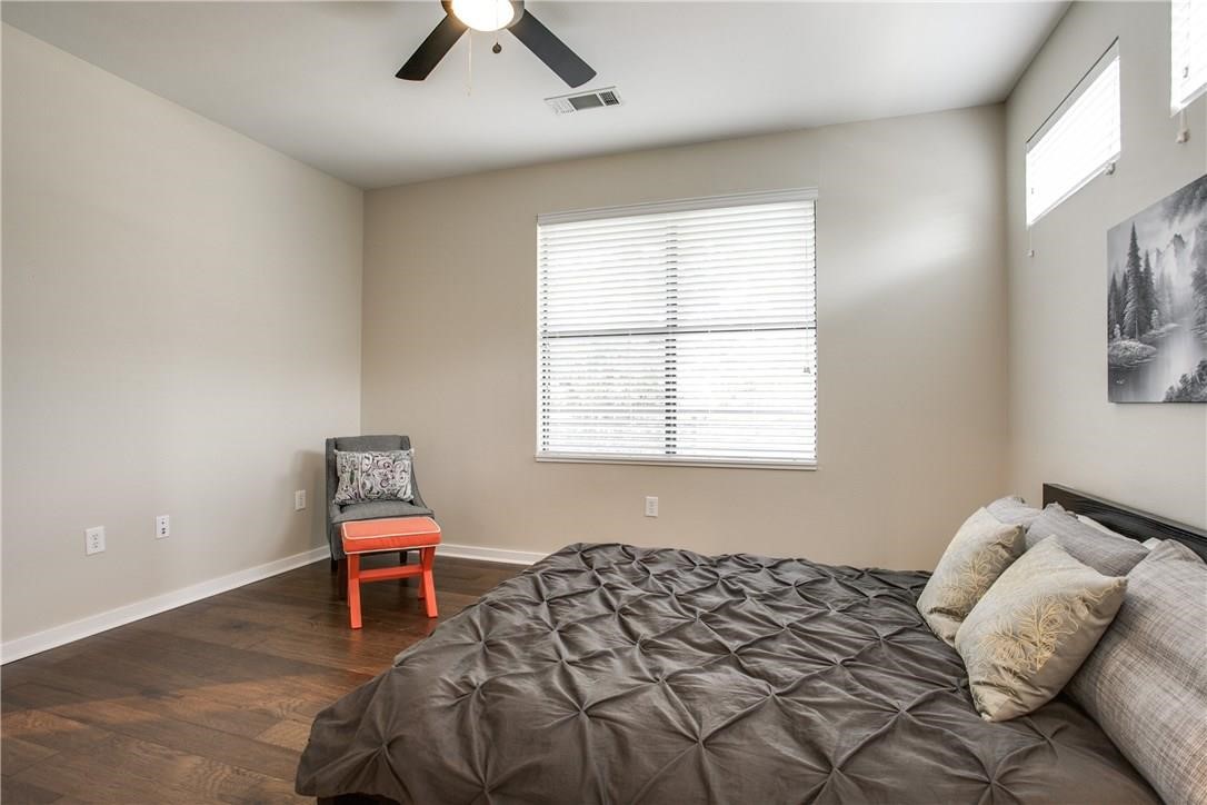 4107 Bowser Avenue 101