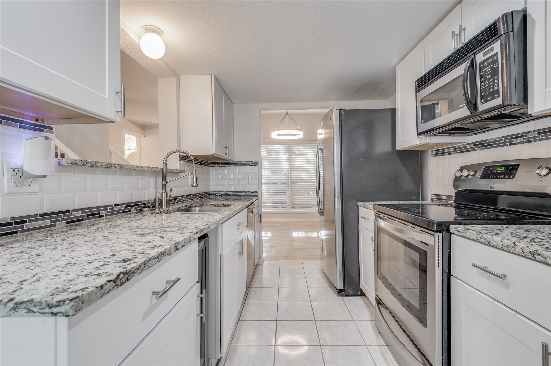 2417 Southlake Court