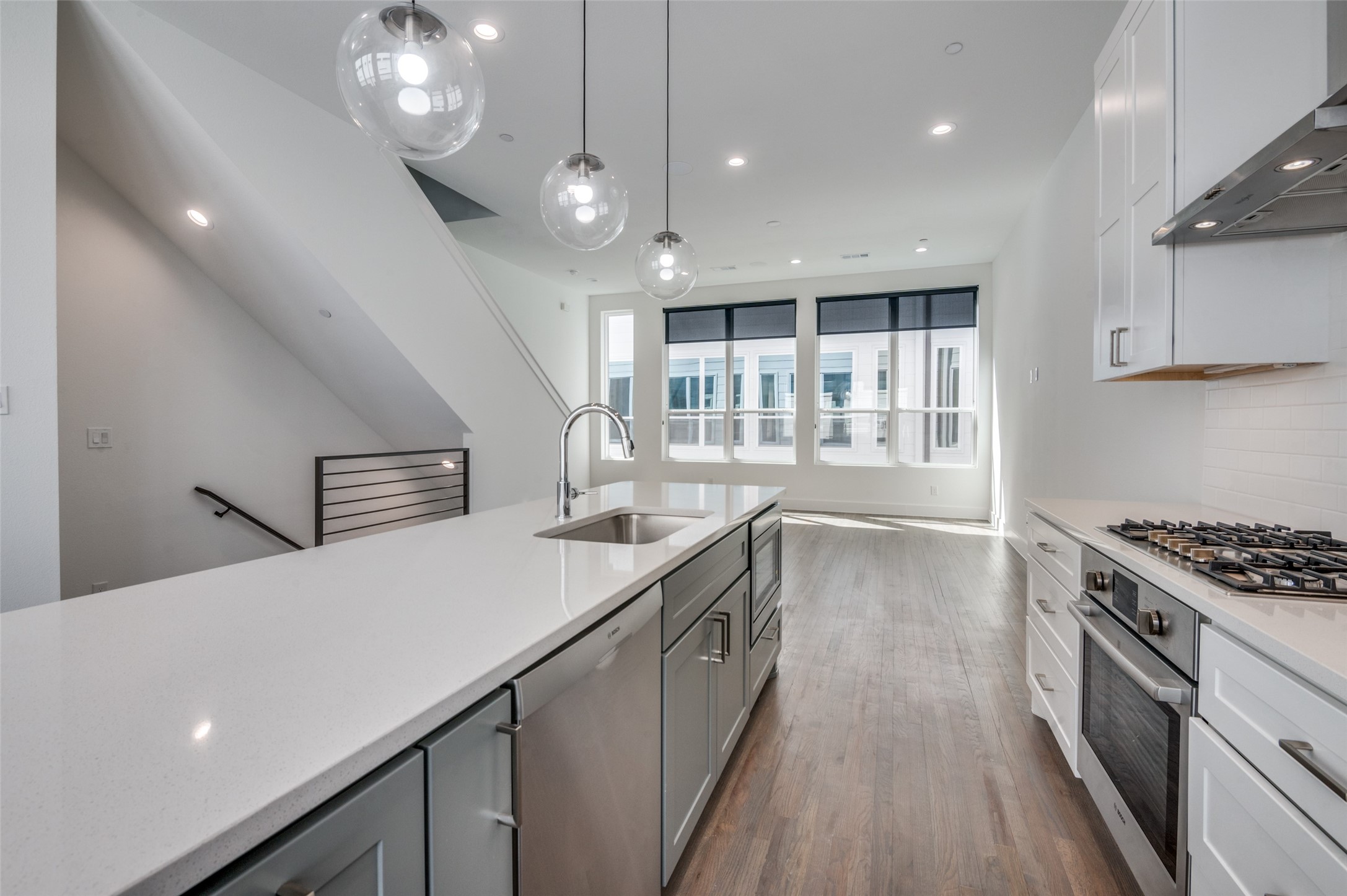 4718 Bryan Street 302