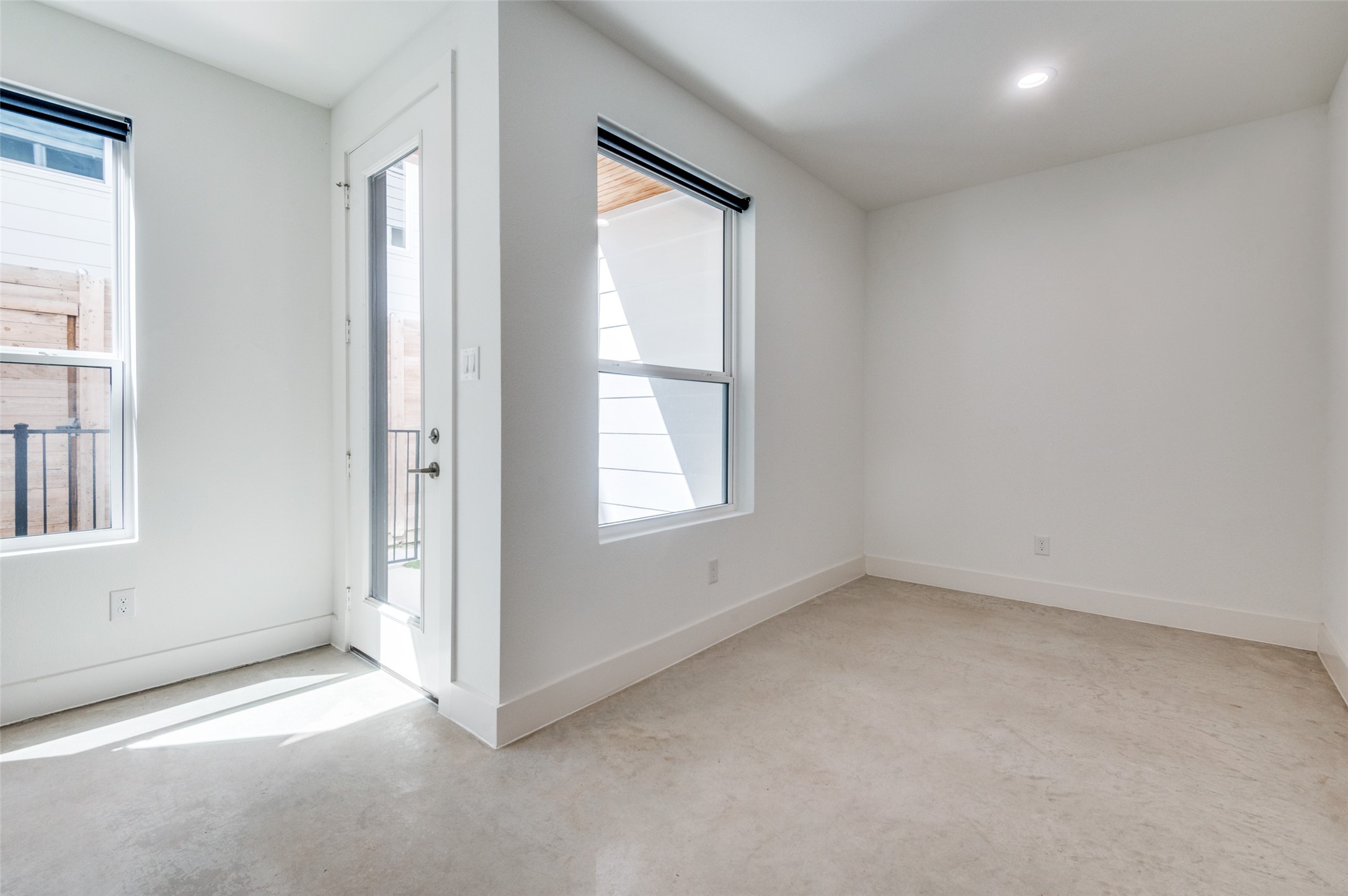 4718 Bryan Street 302