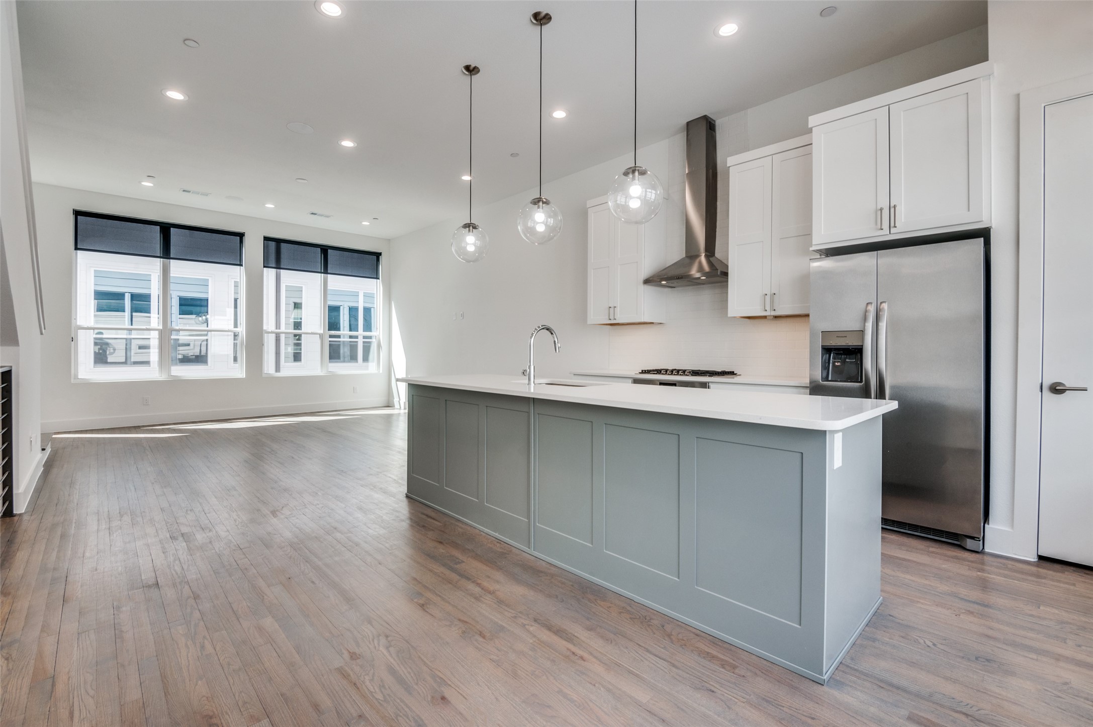 4718 Bryan Street 302