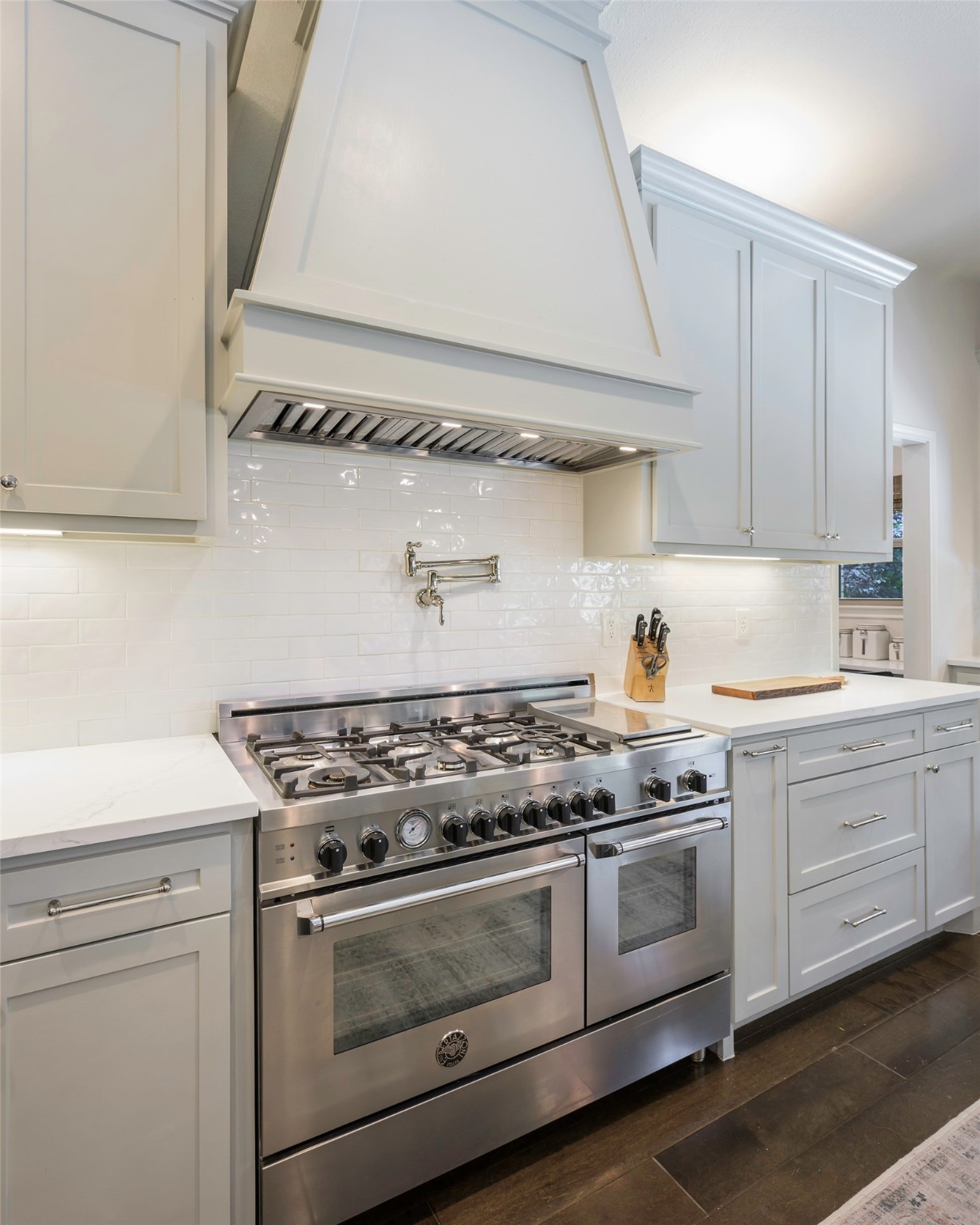 2304 Wing Point Lane