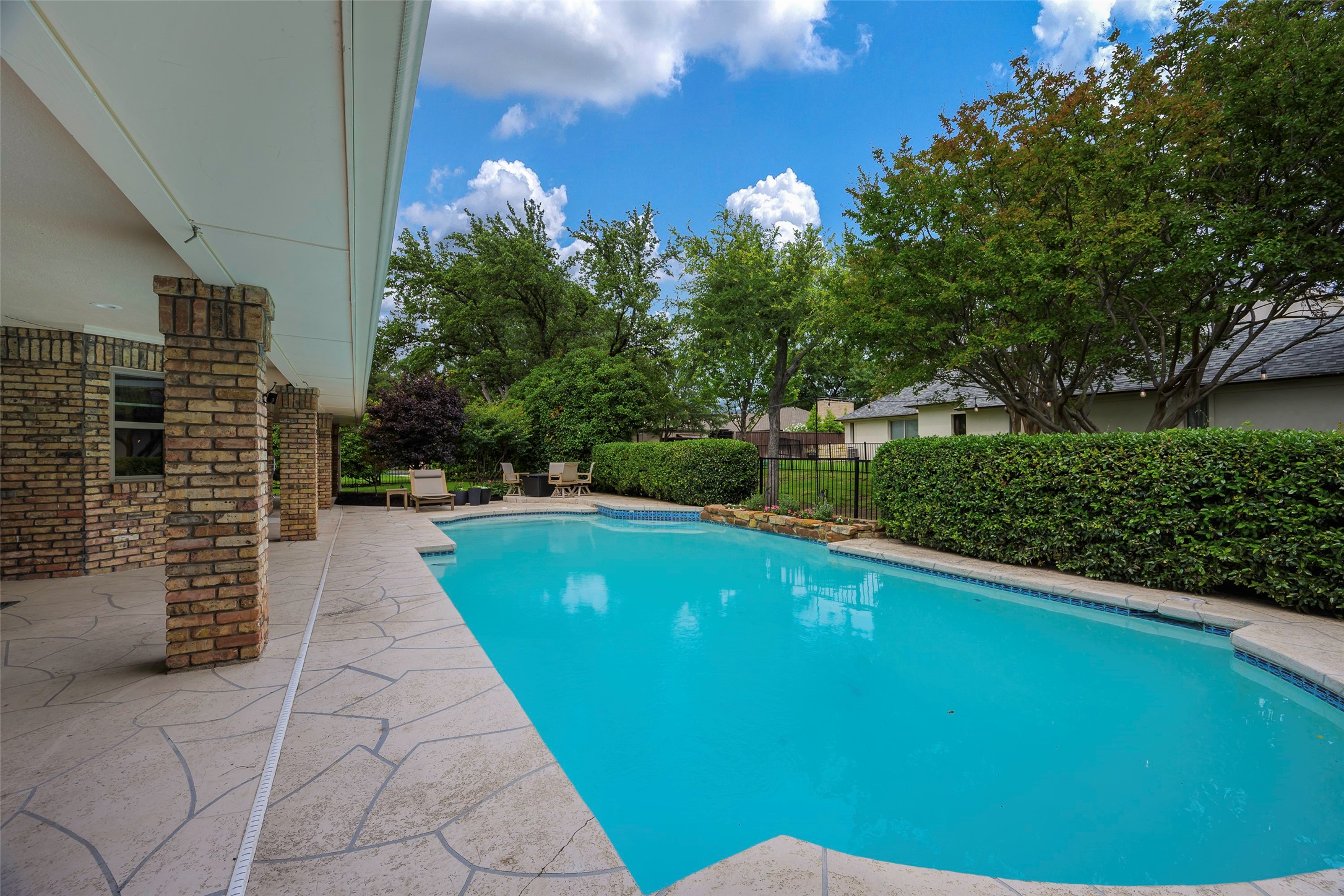 2304 Wing Point Lane