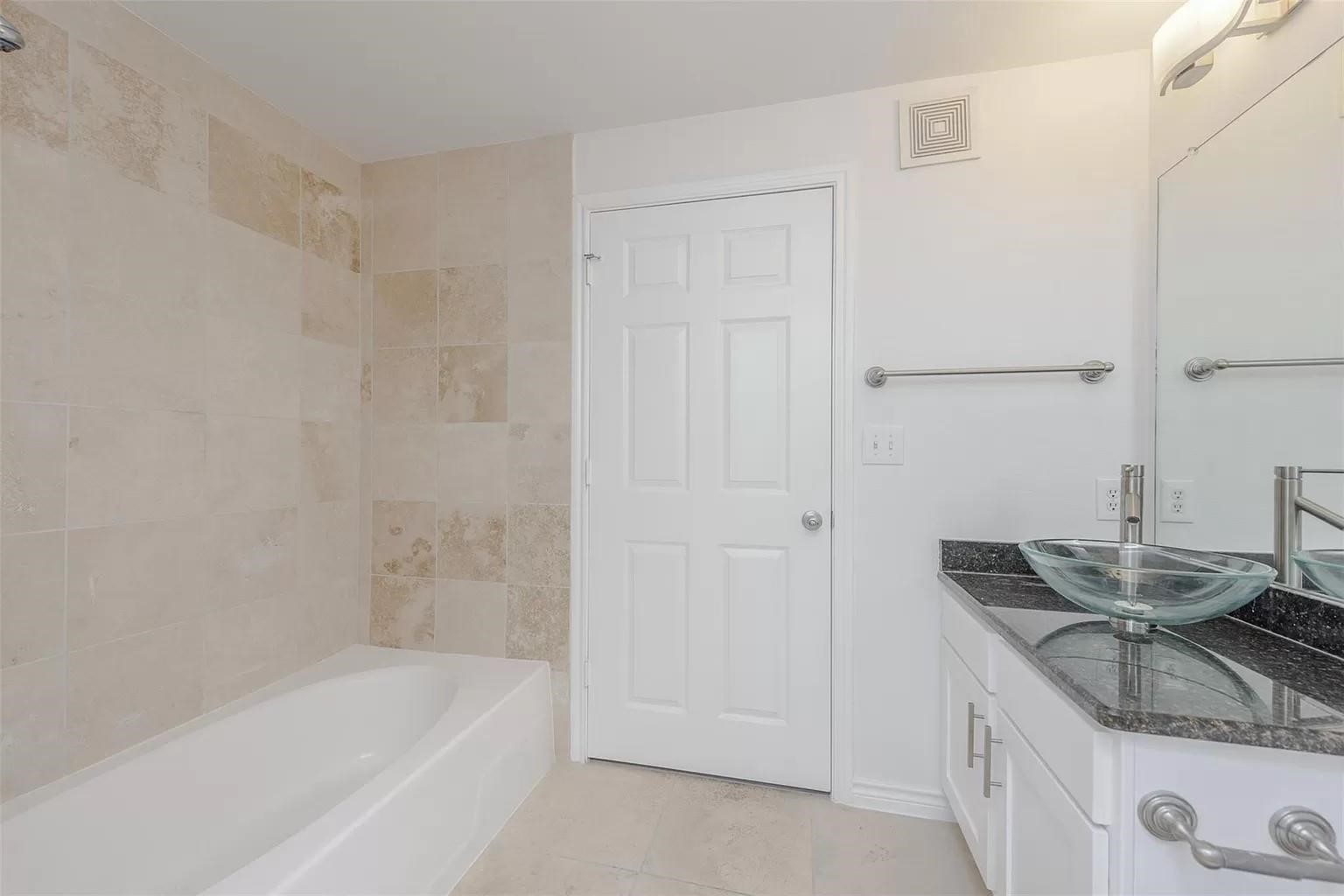 3102 Kings Road 2303