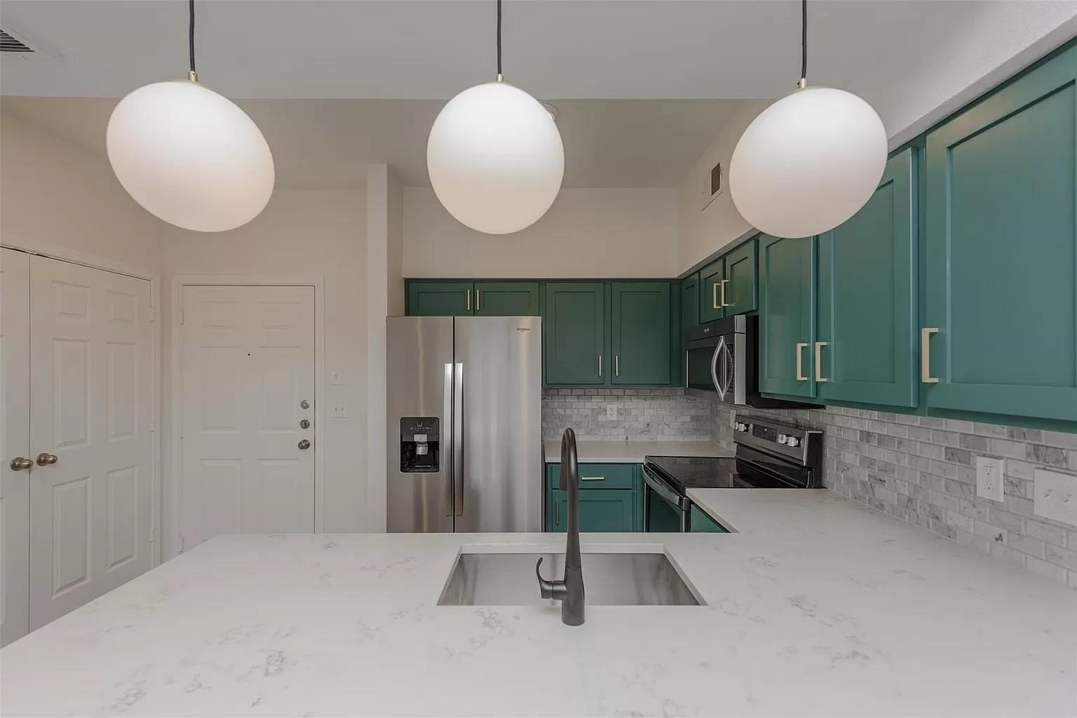 3102 Kings Road 2303