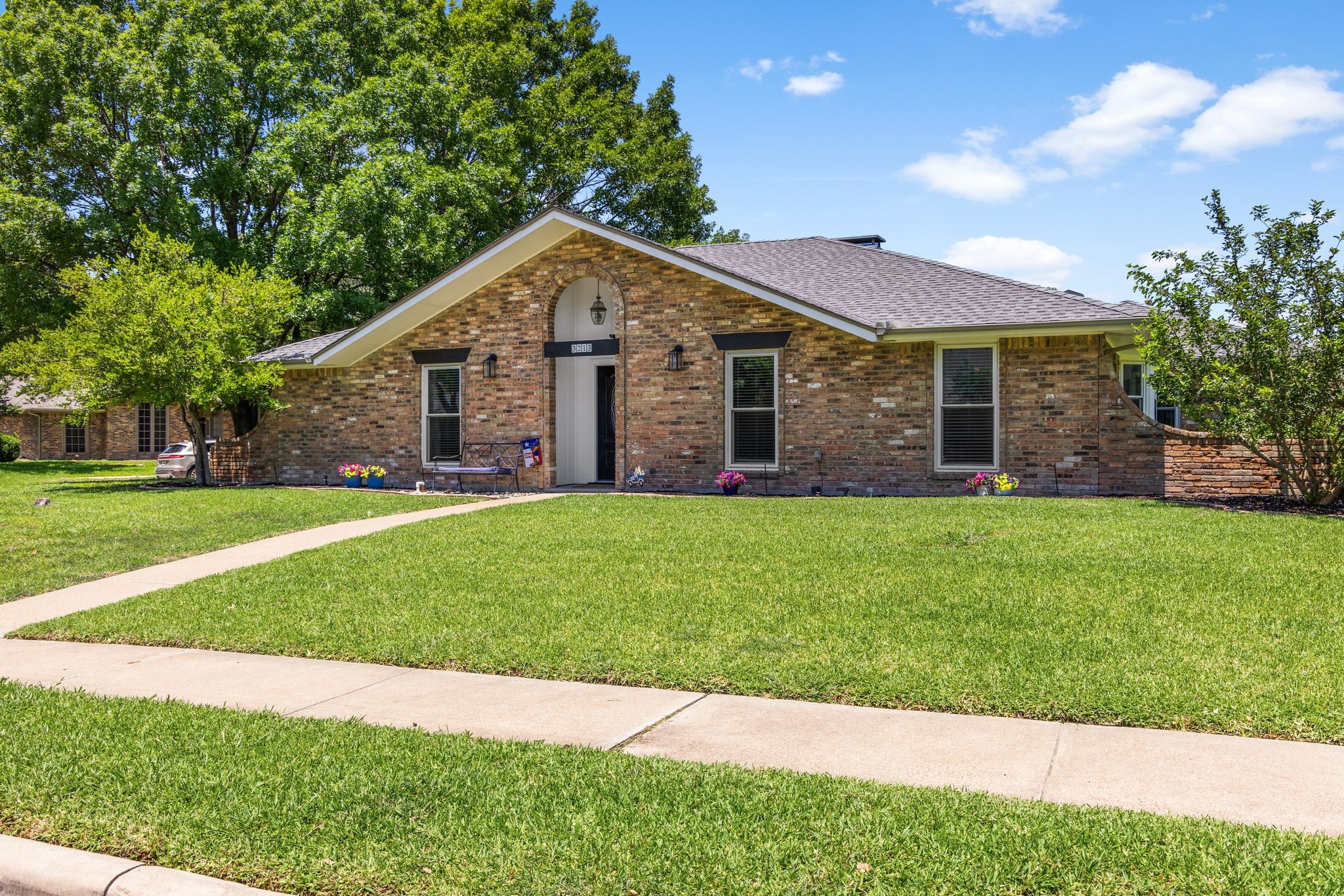 3213 Kingsbridge Drive