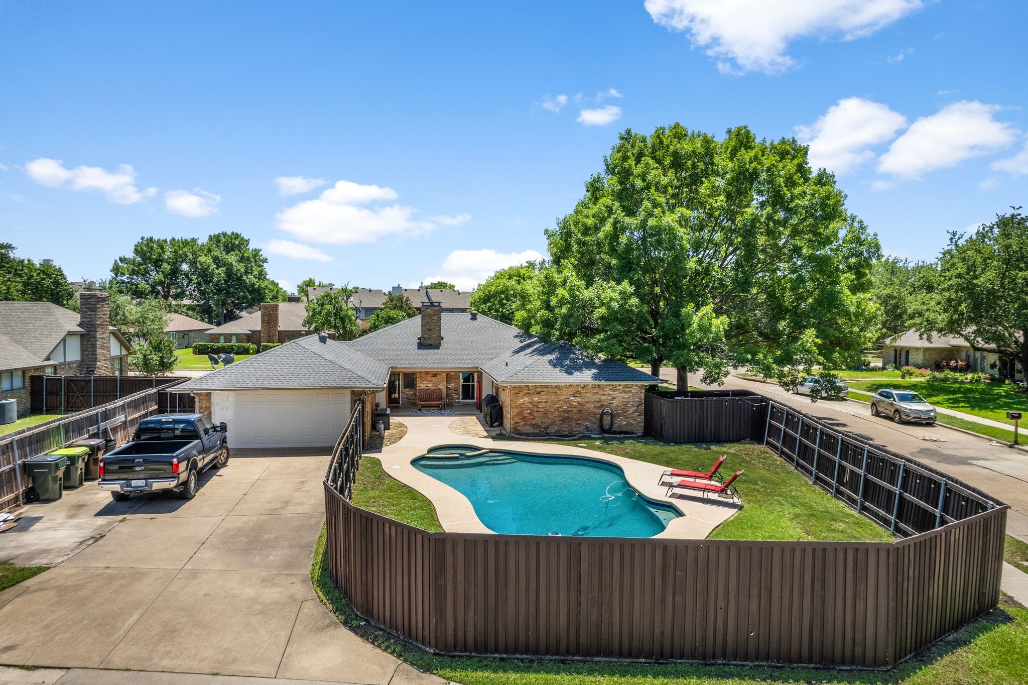 3213 Kingsbridge Drive