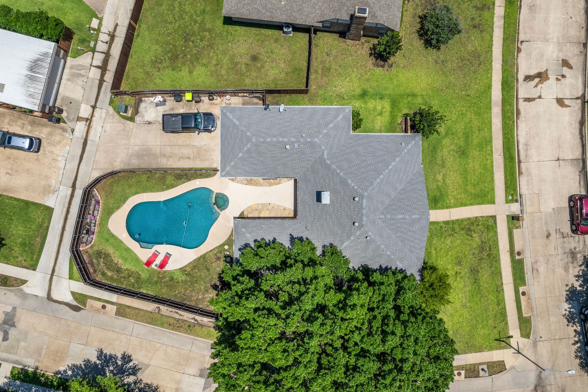 3213 Kingsbridge Drive