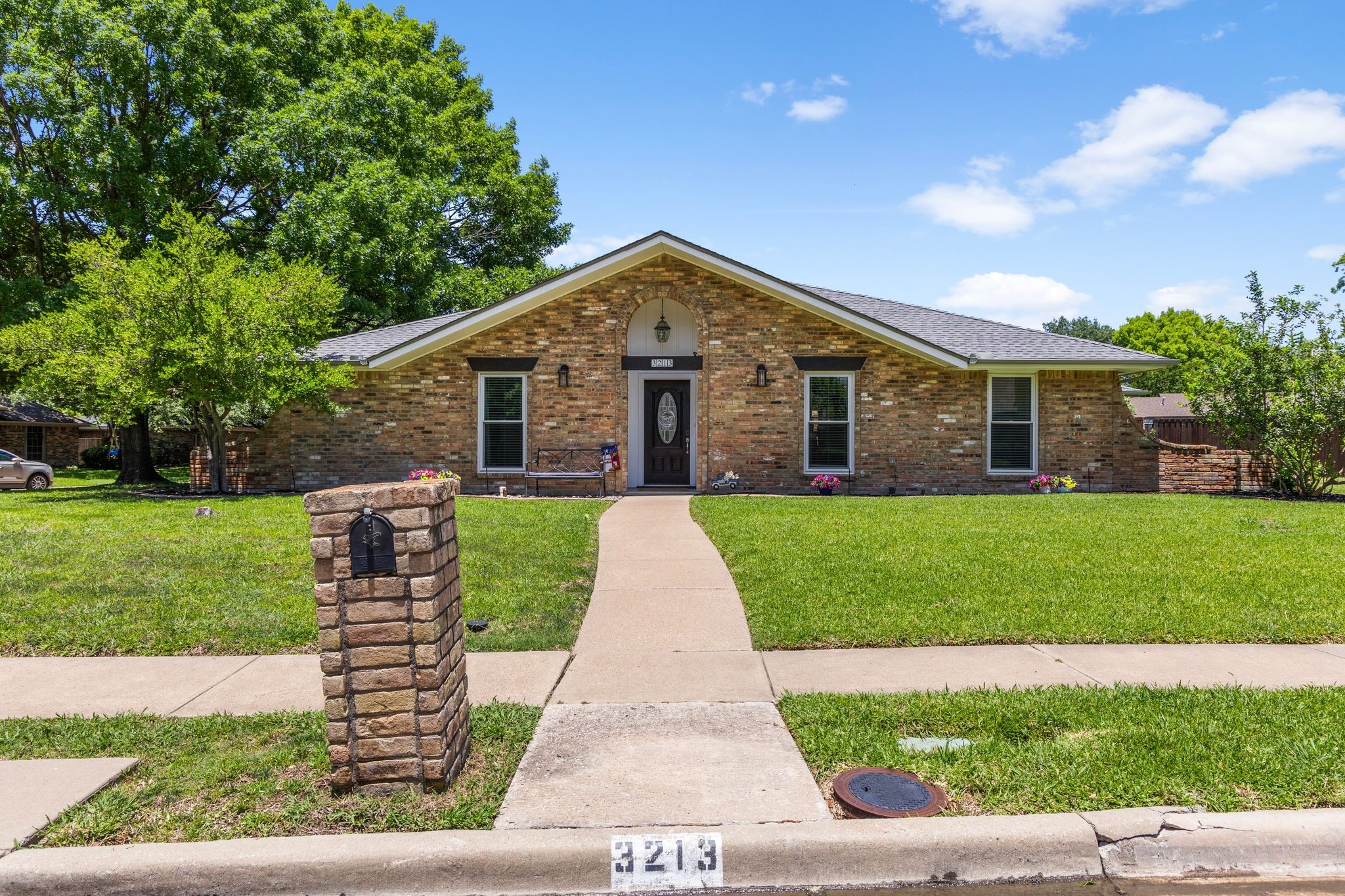 3213 Kingsbridge Drive