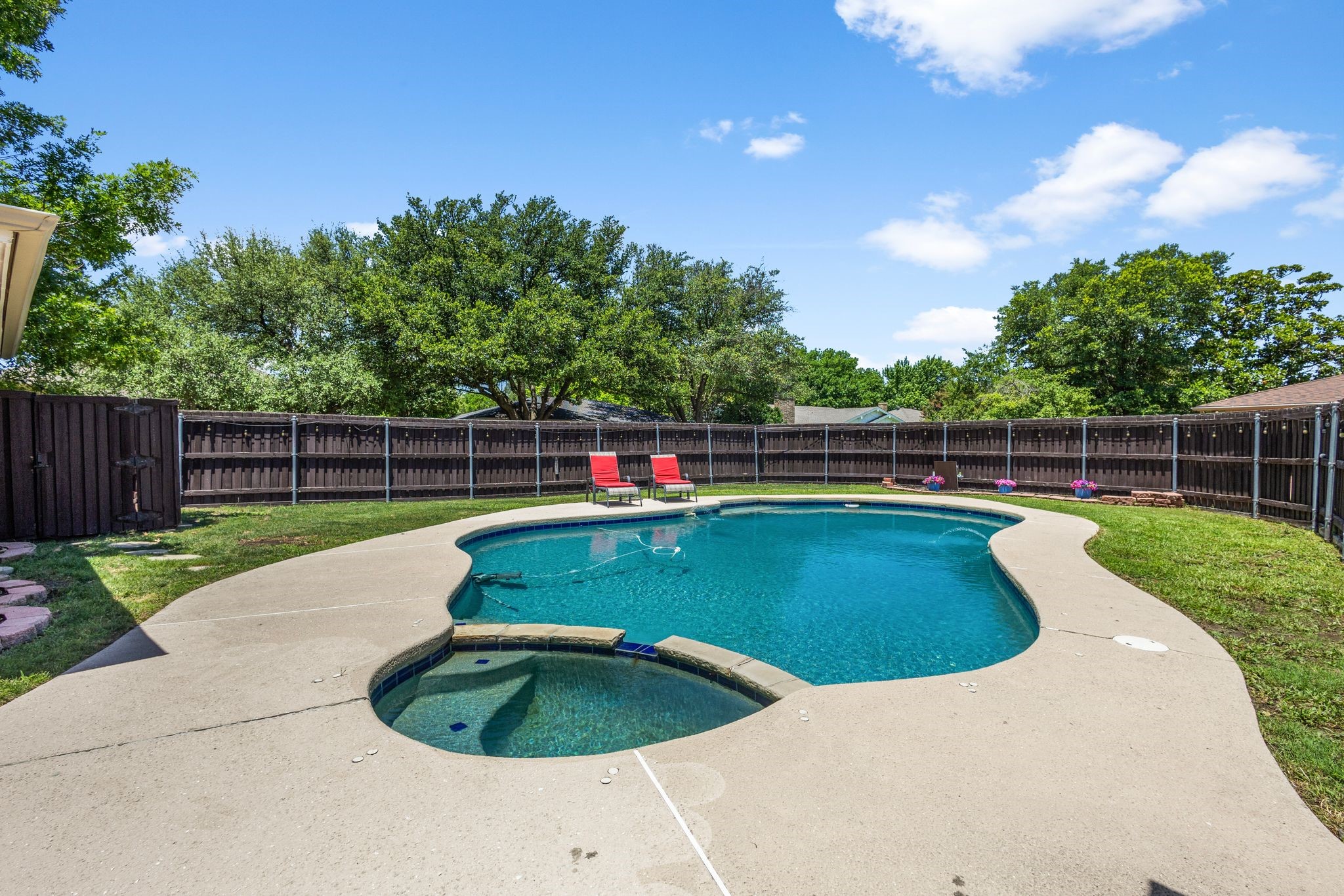 3213 Kingsbridge Drive