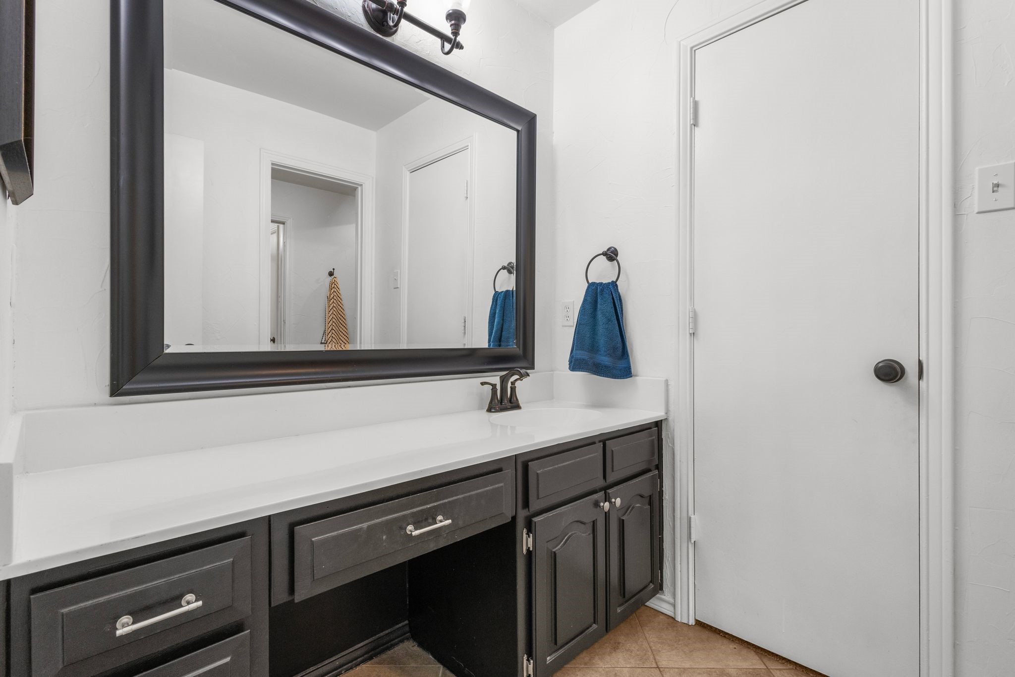 3213 Kingsbridge Drive