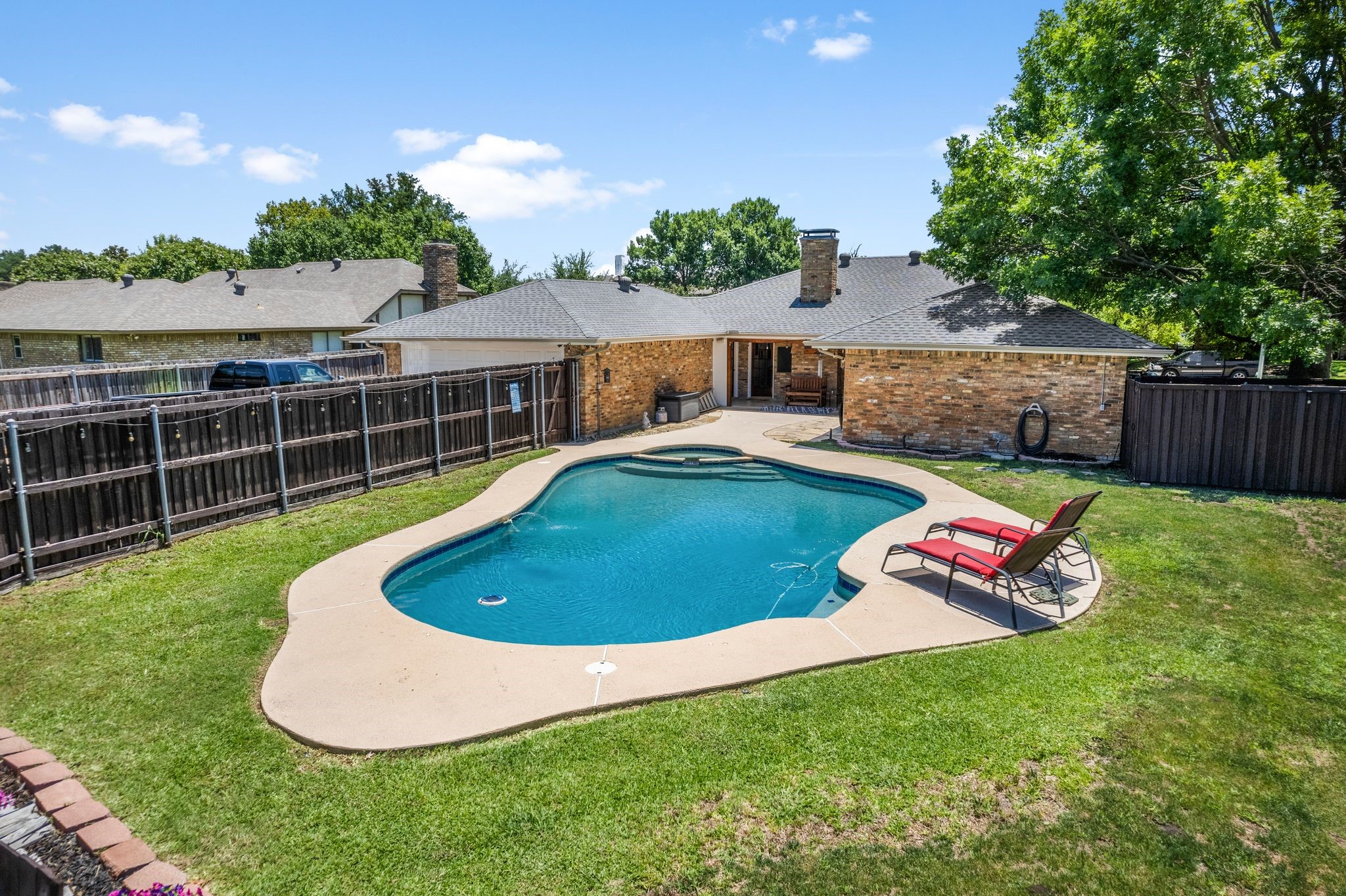 3213 Kingsbridge Drive