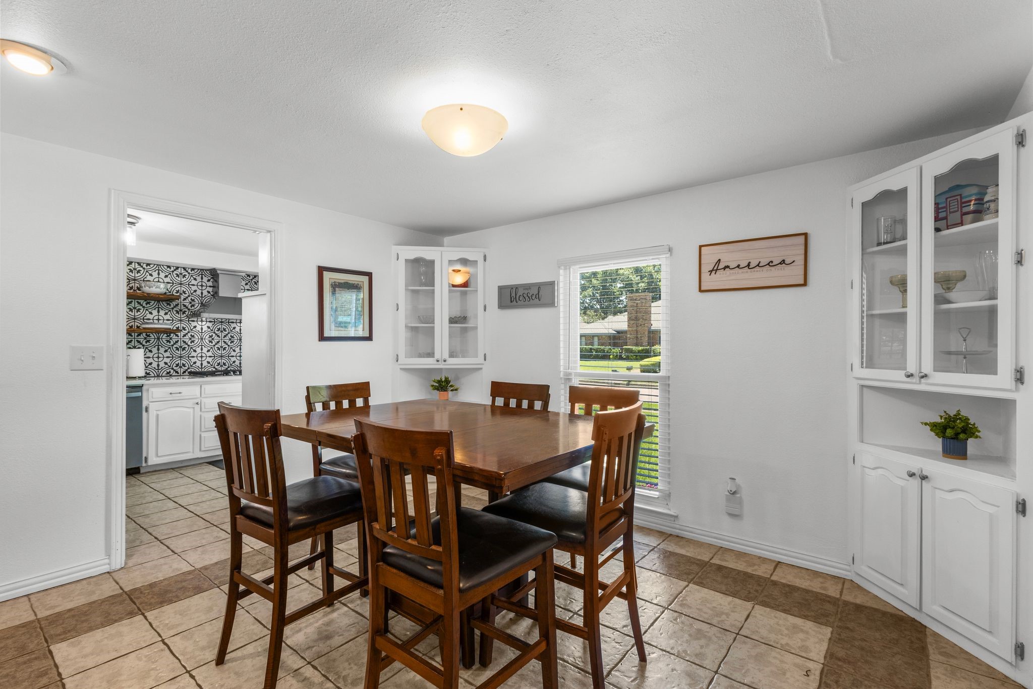 3213 Kingsbridge Drive