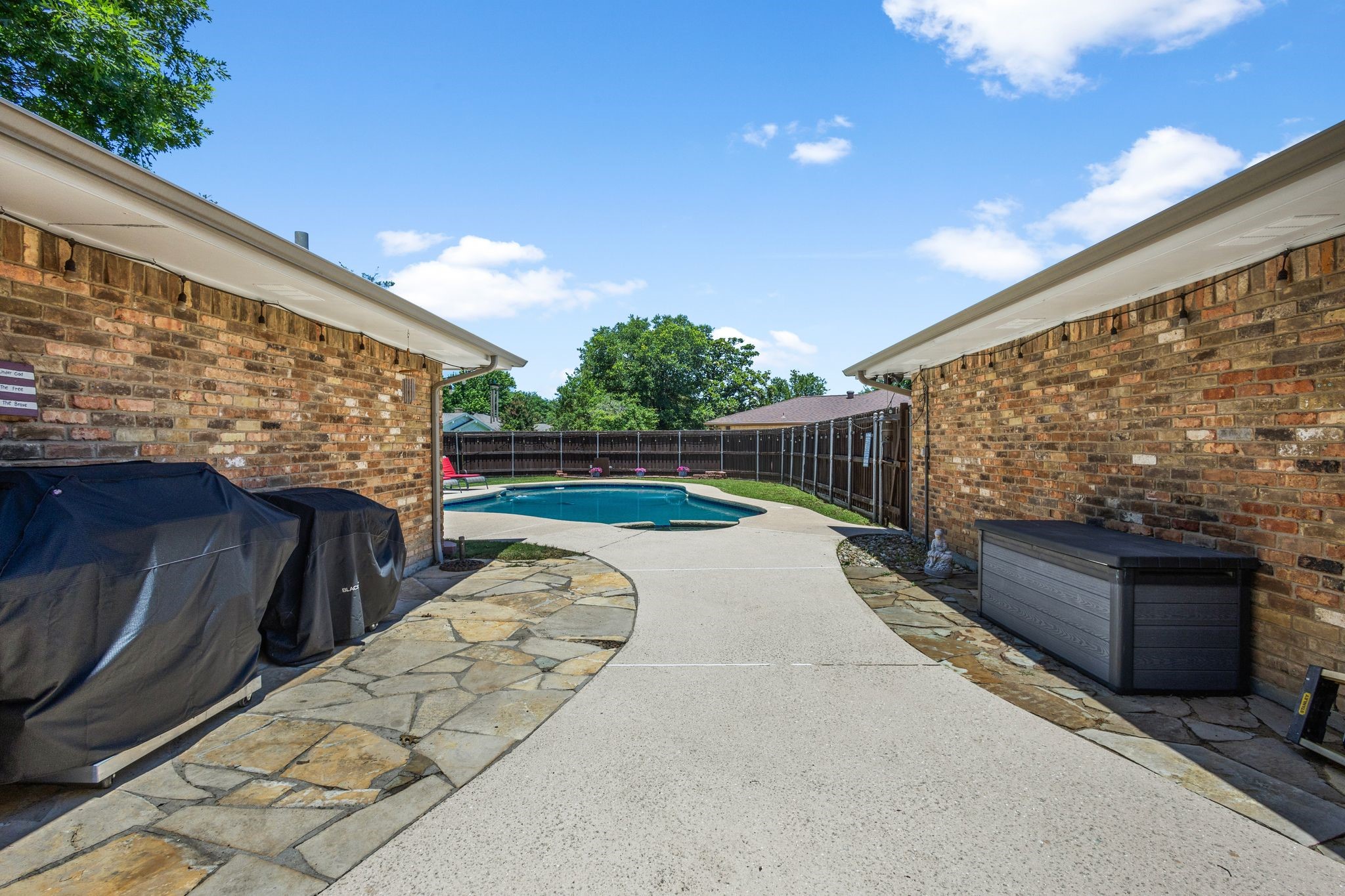 3213 Kingsbridge Drive