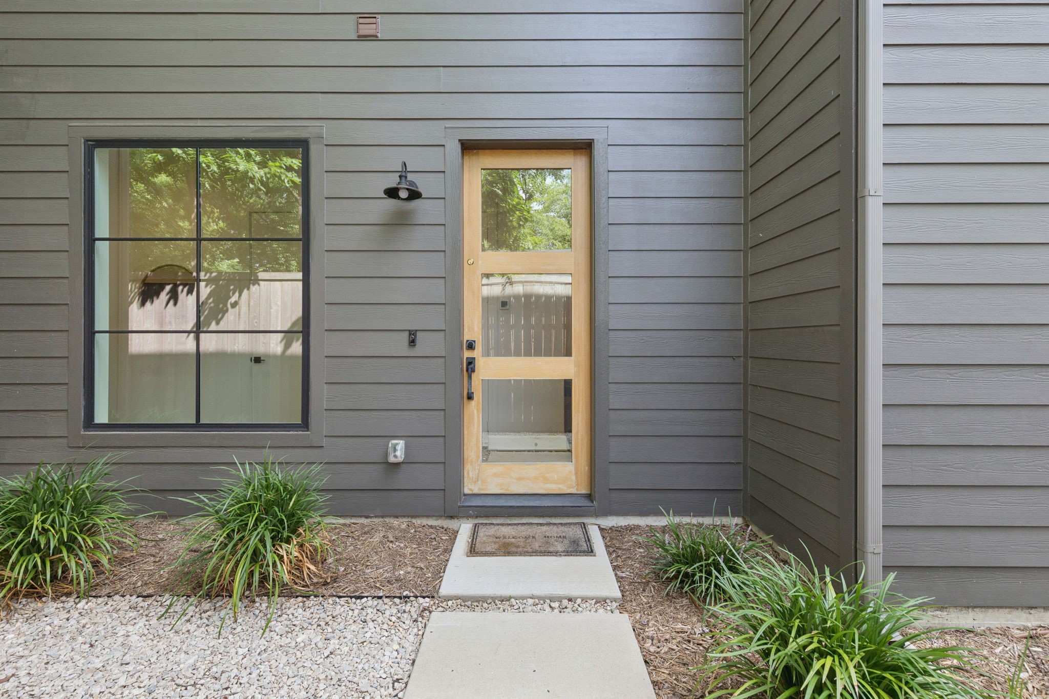 5627 Santa Fe Avenue