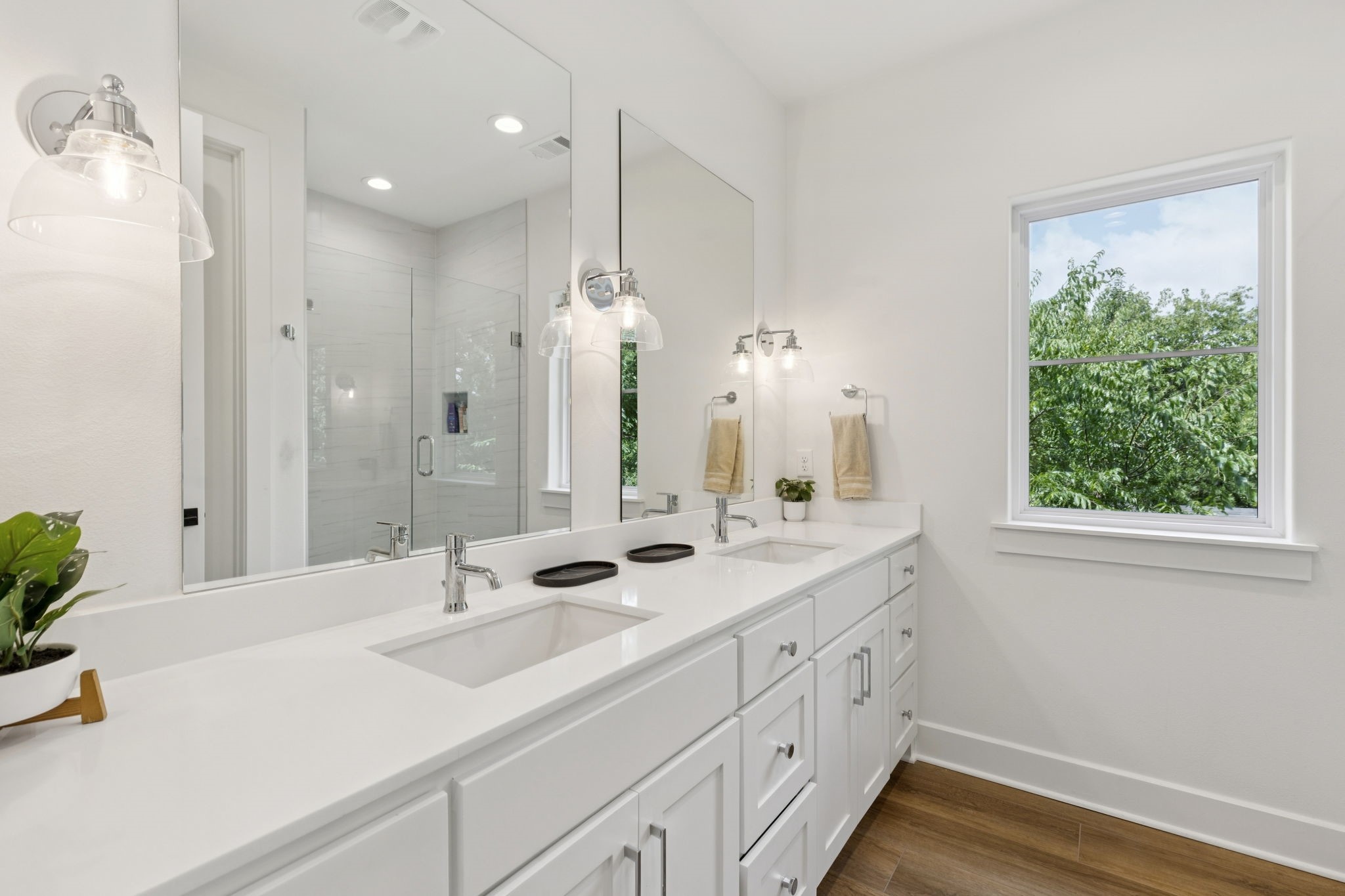 5627 Santa Fe Avenue