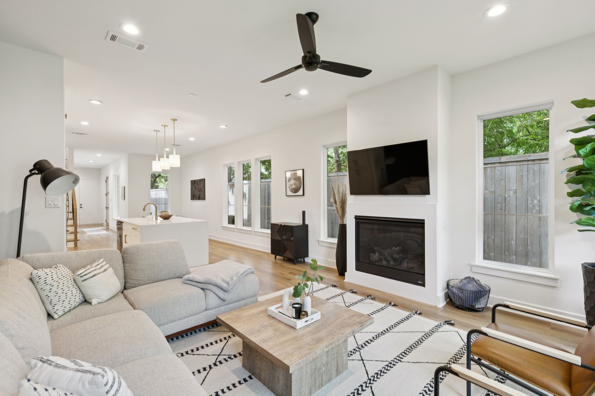 5627 Santa Fe Avenue