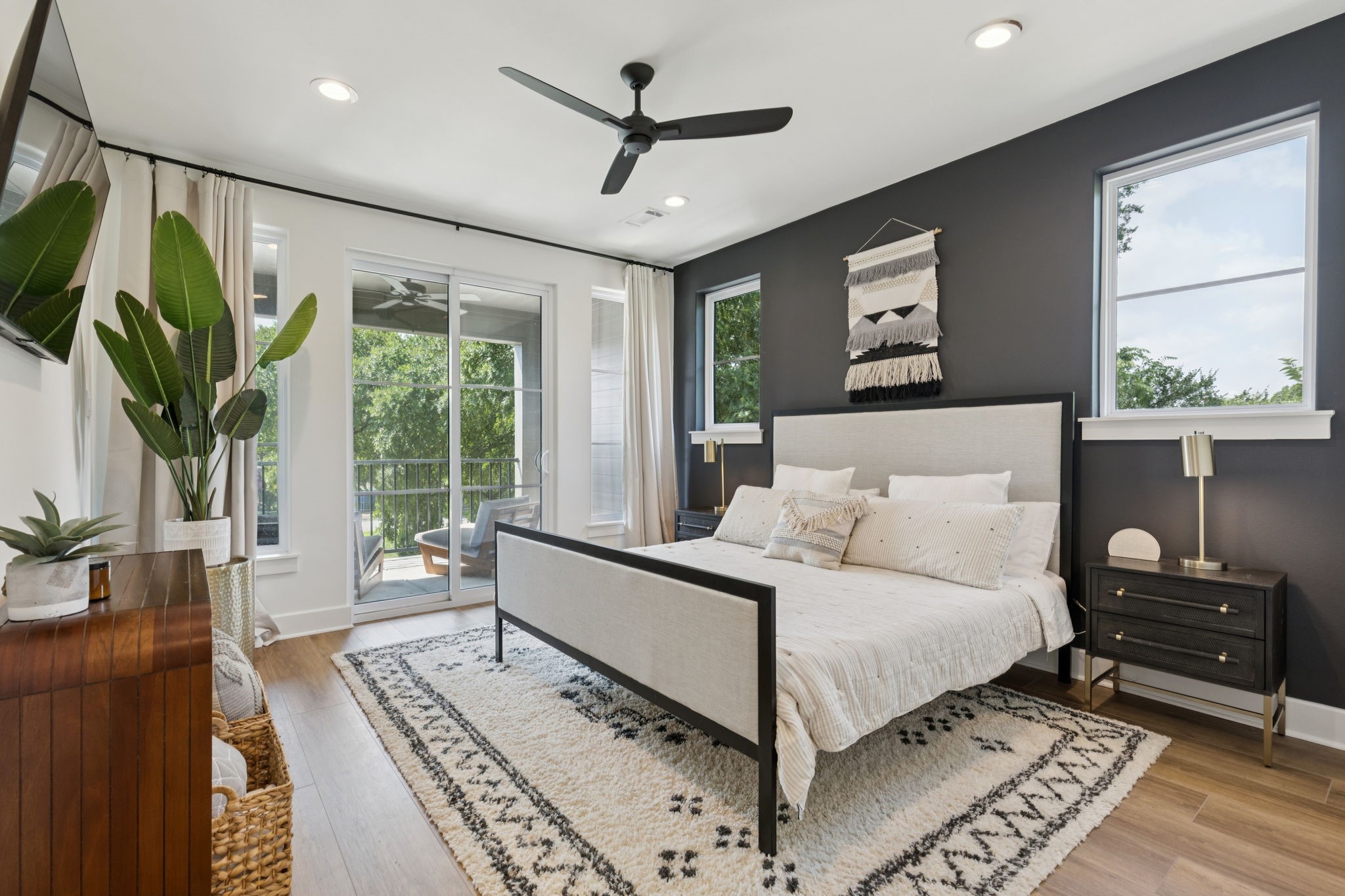 5627 Santa Fe Avenue