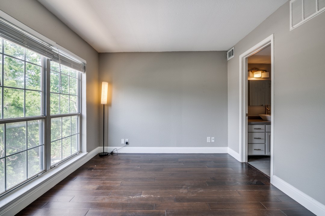 4303 Buena Vista Street 304