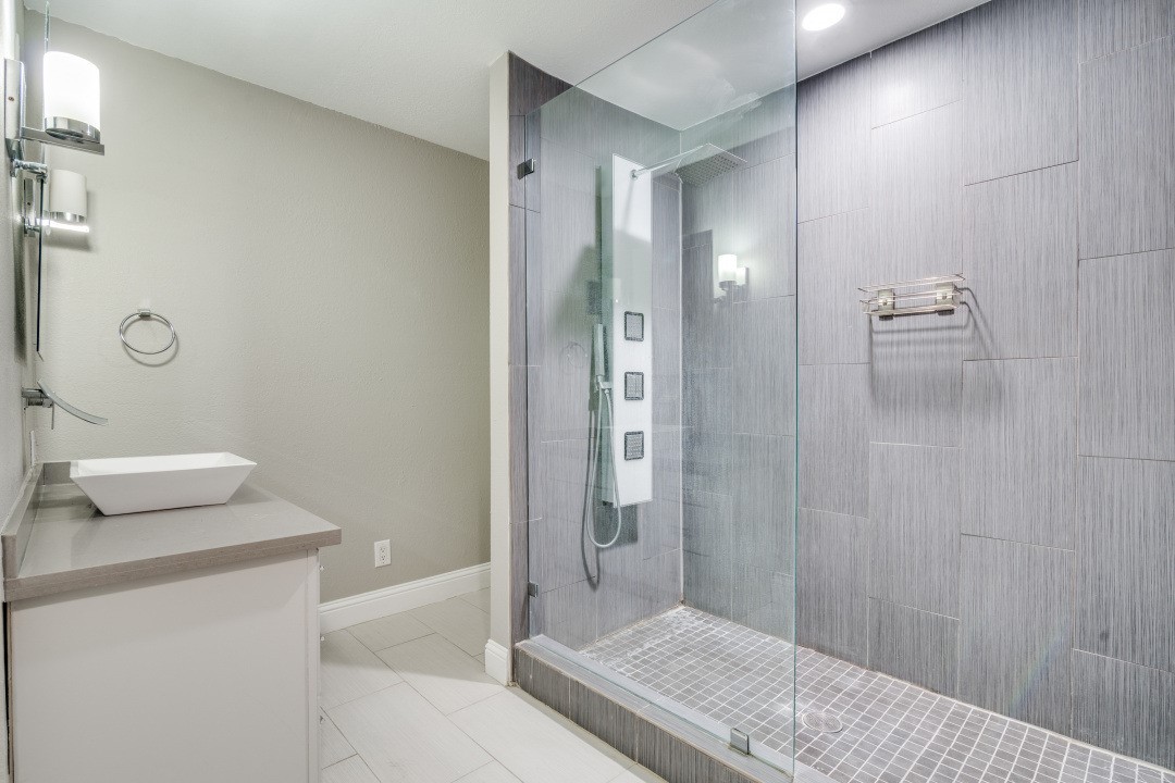 4303 Buena Vista Street 304