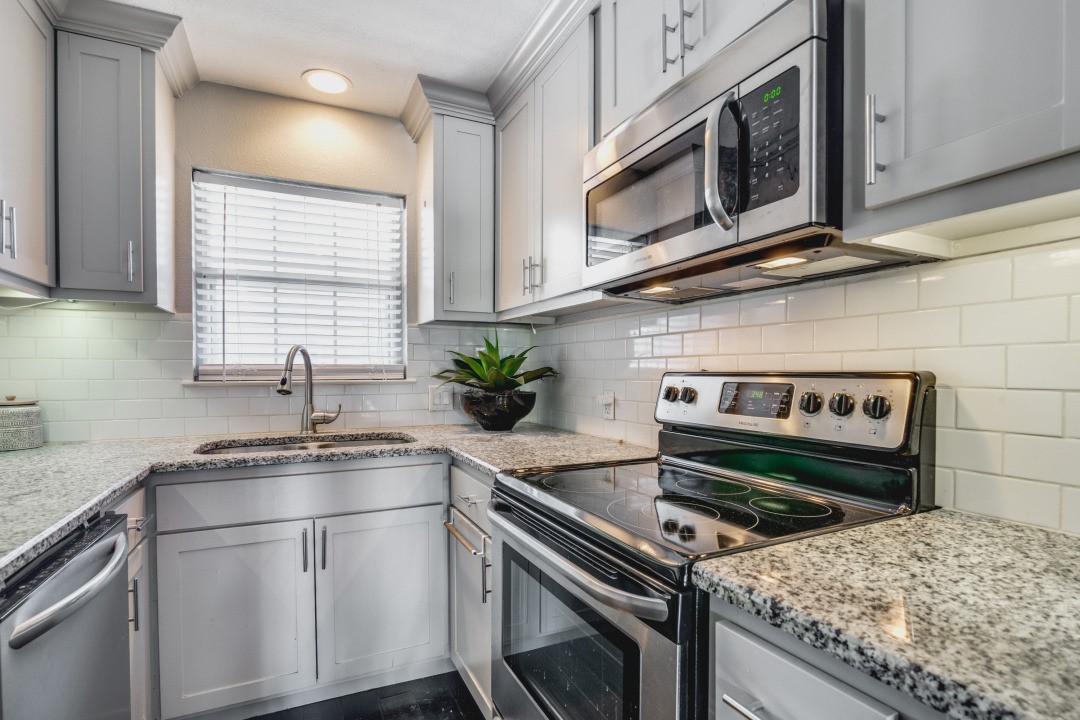 4303 Buena Vista Street 304