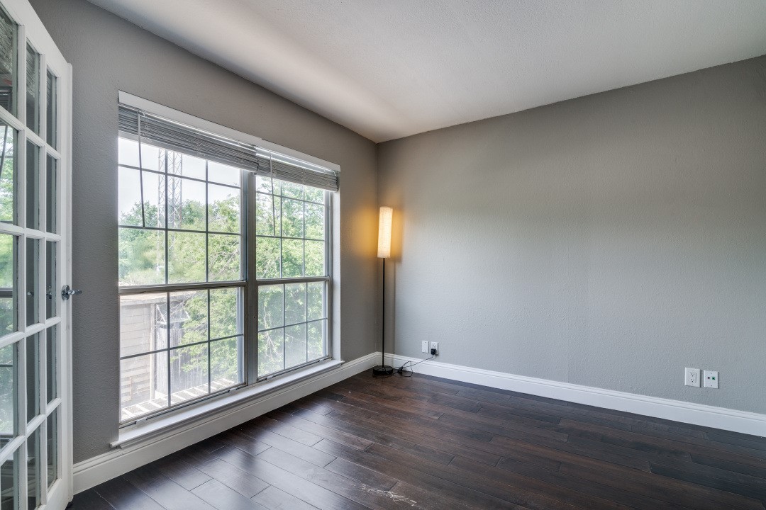 4303 Buena Vista Street 304