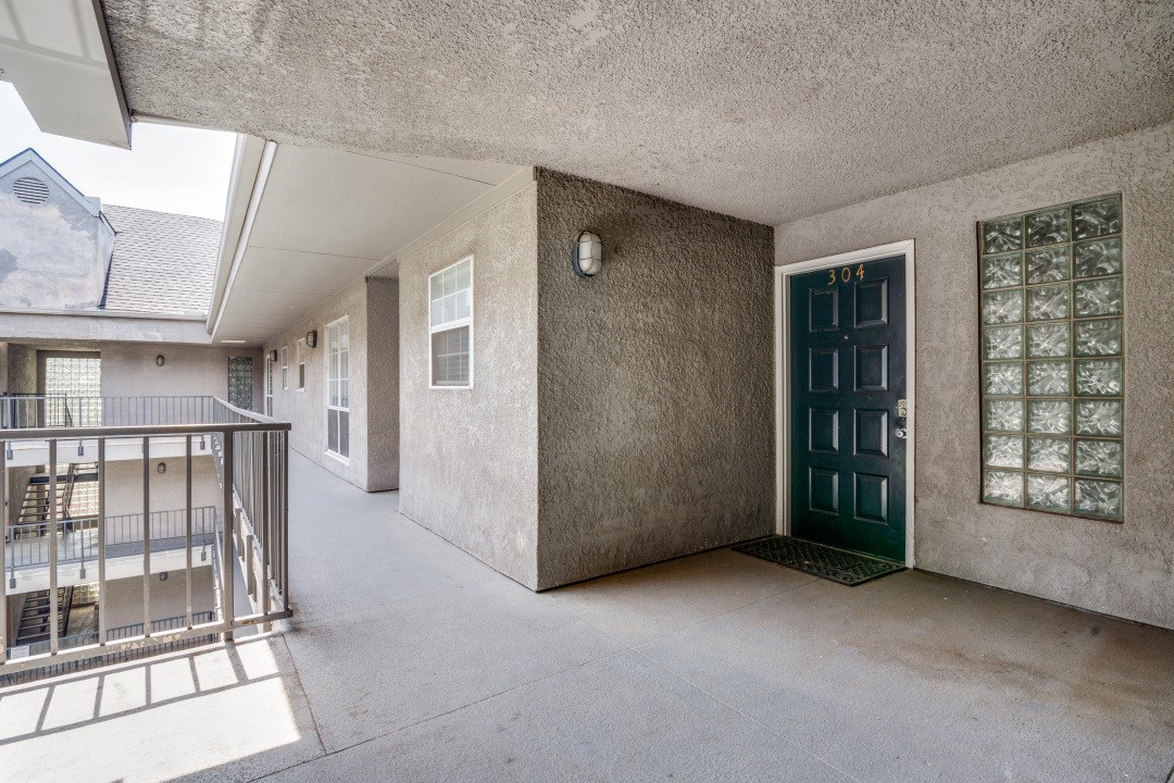 4303 Buena Vista Street 304