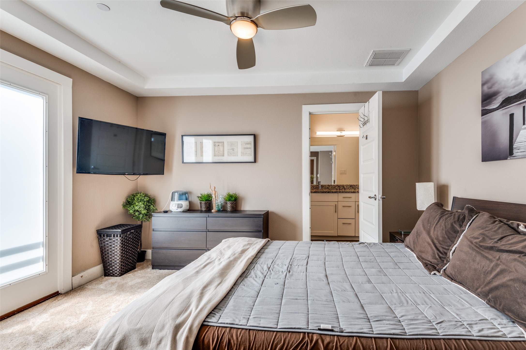 4415 Munger Avenue 2B