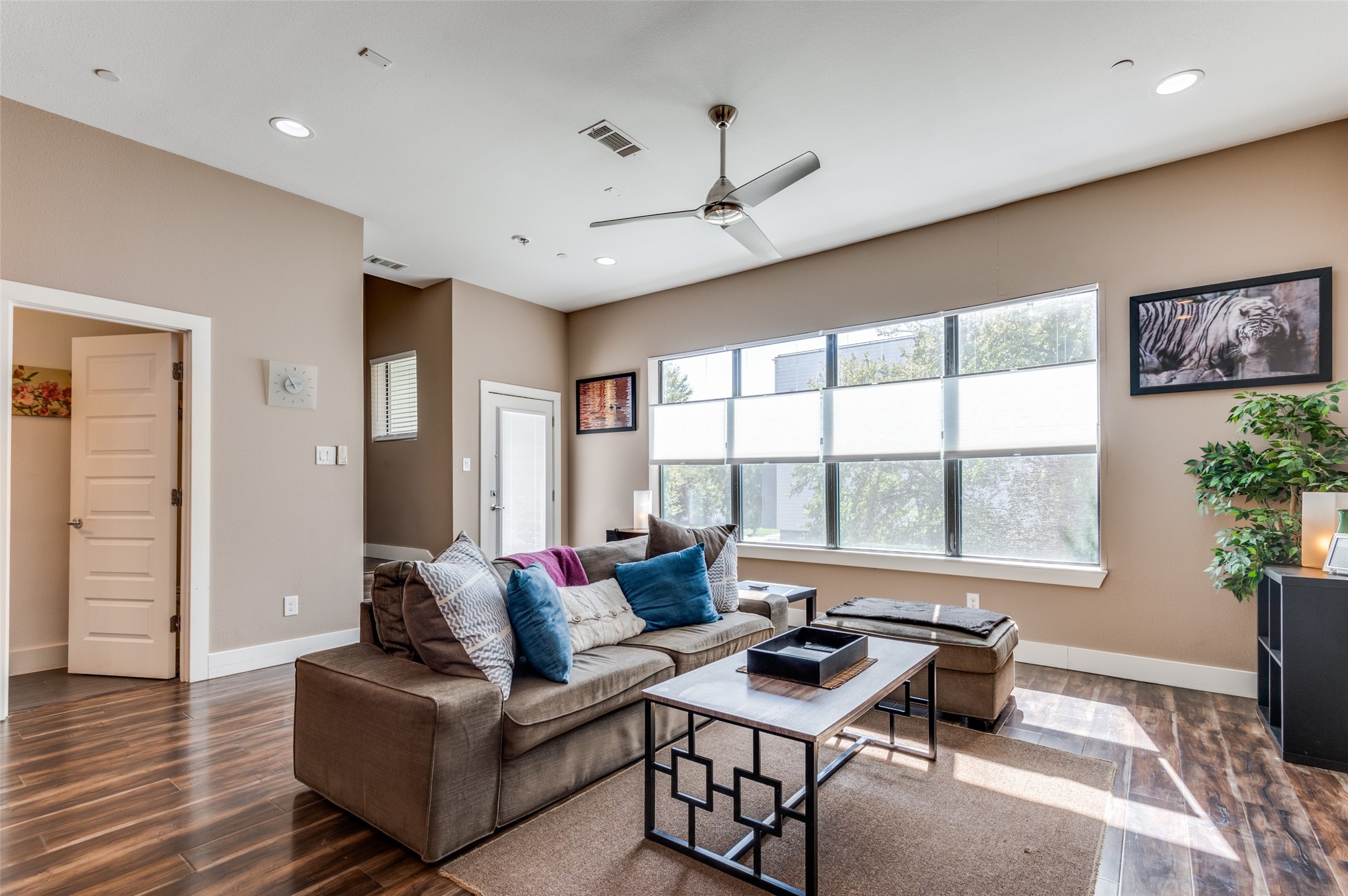 4415 Munger Avenue 2B