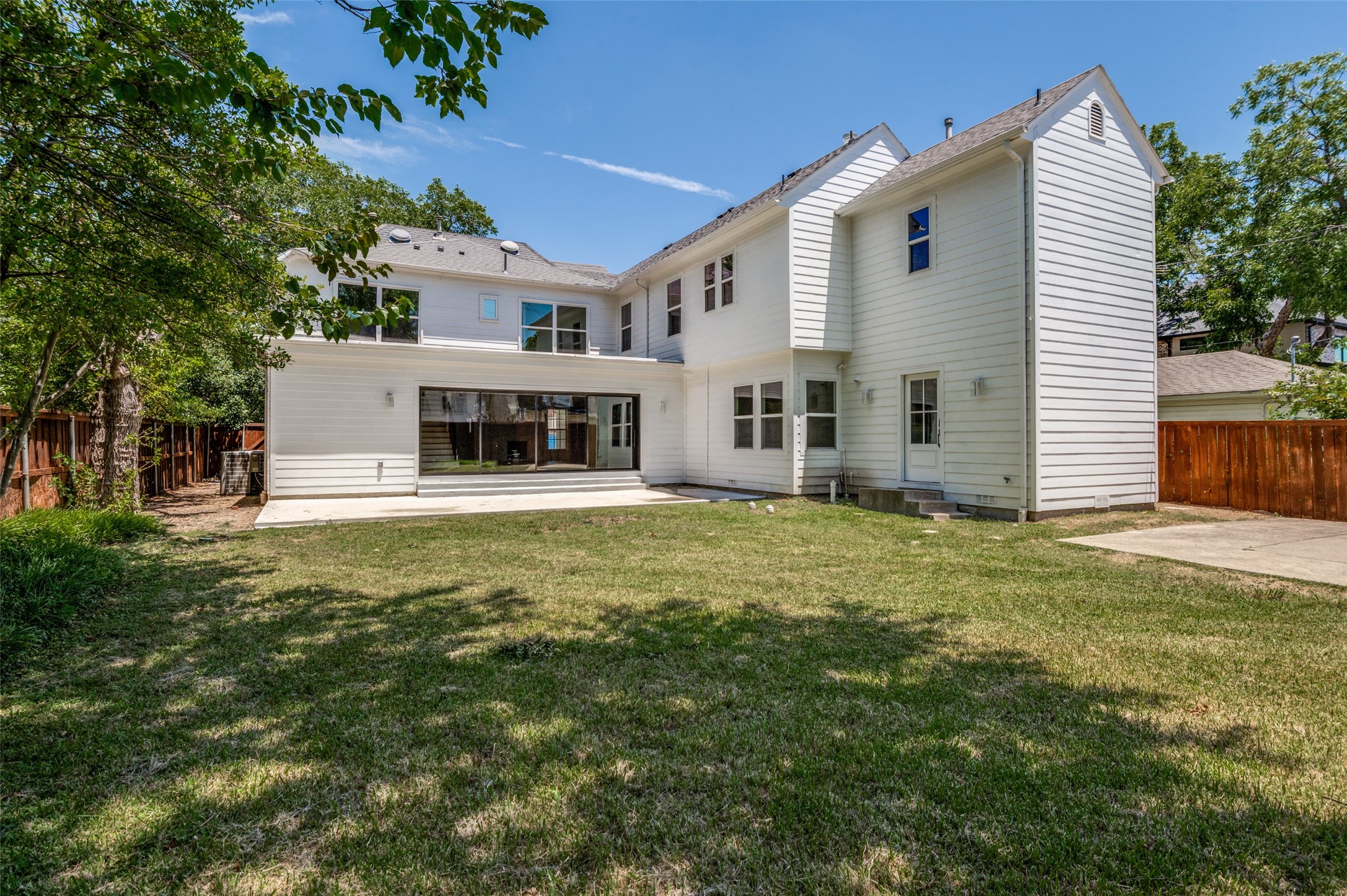 3207 Mockingbird Lane