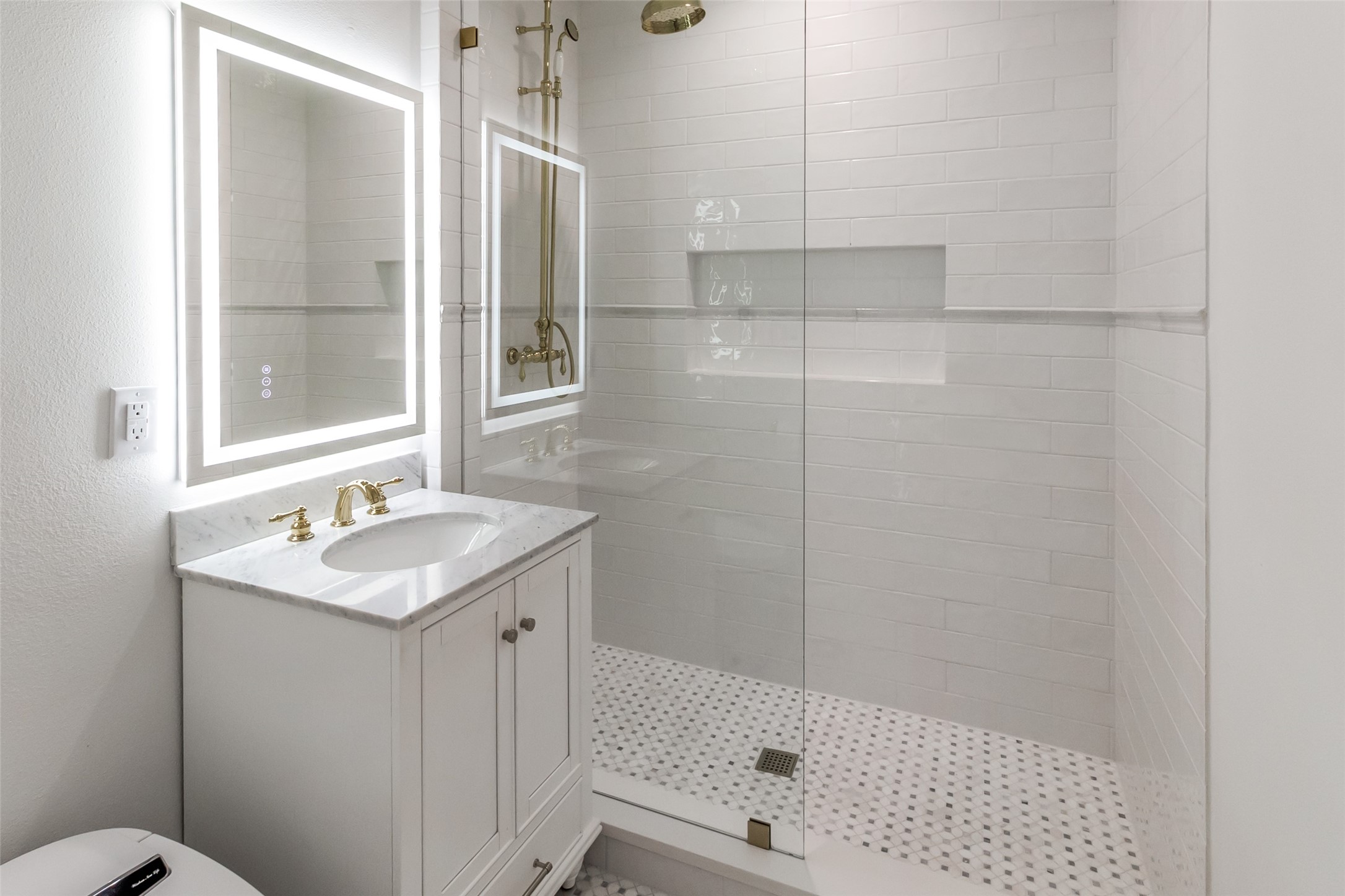 3207 Mockingbird Lane