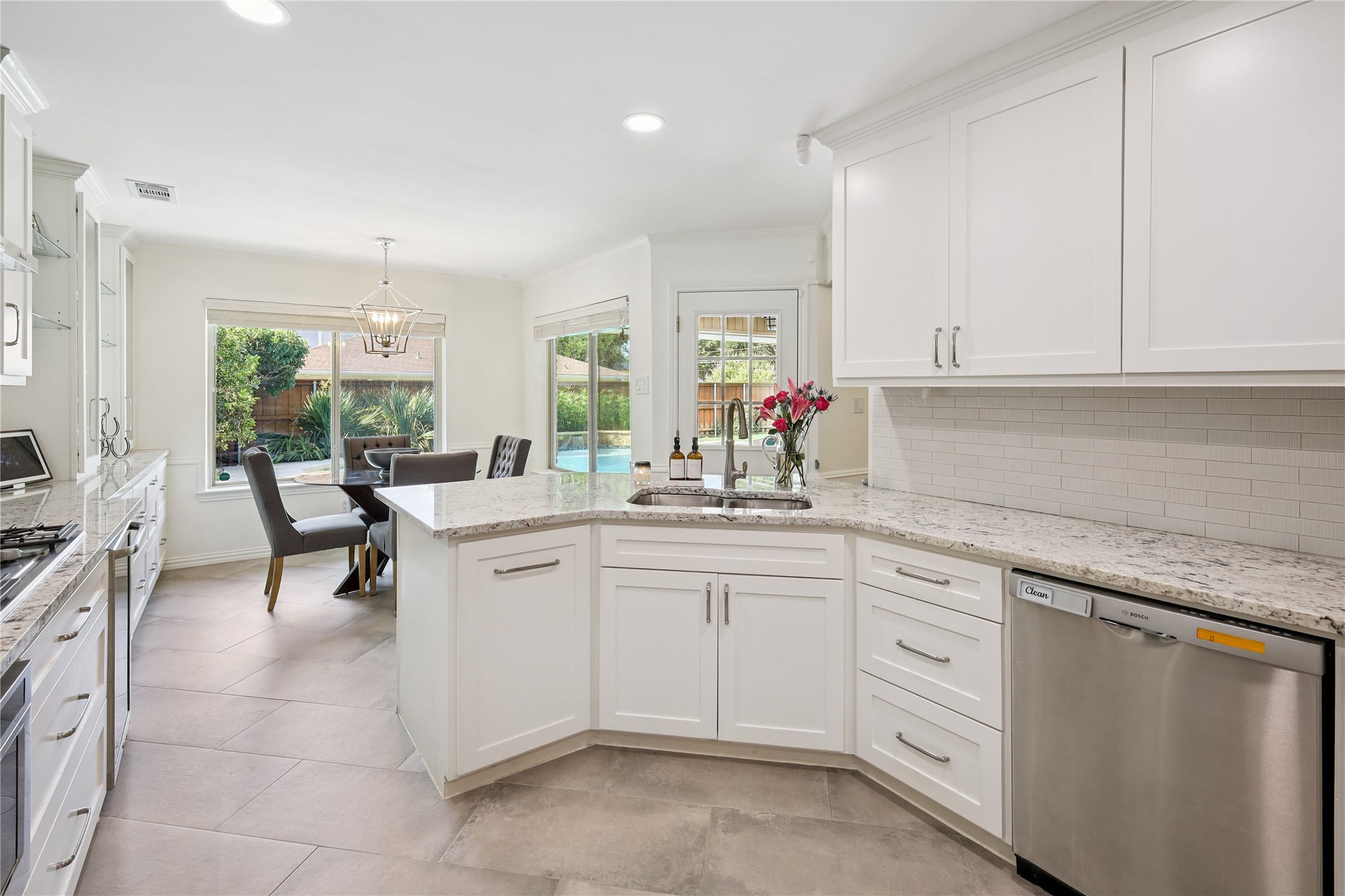 3810 Vancouver Circle