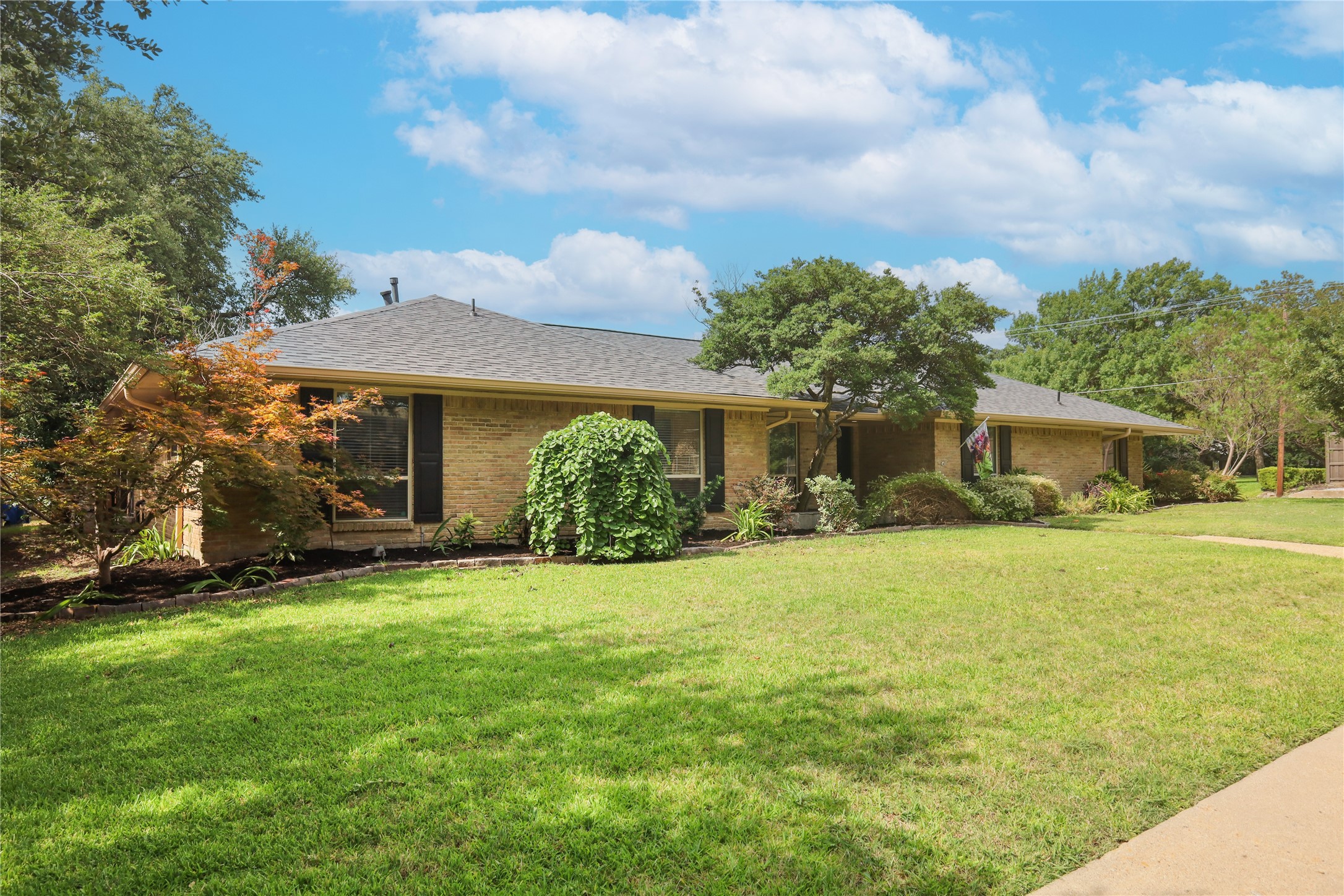 3810 Vancouver Circle