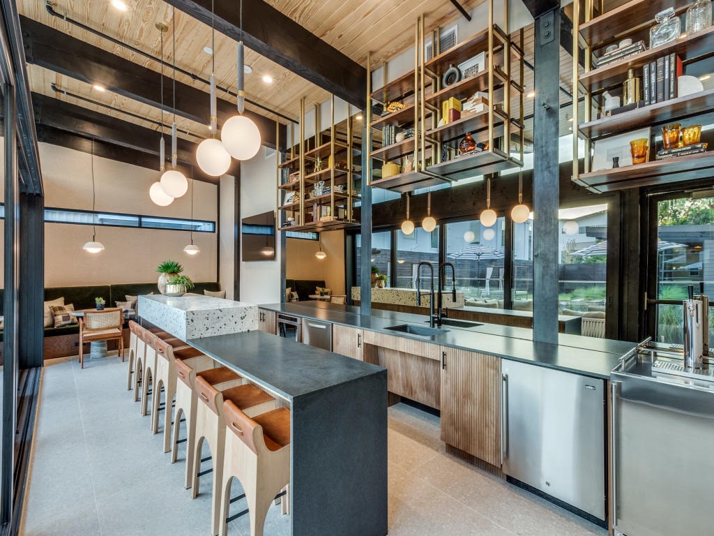 5609 Live Oak Street 501