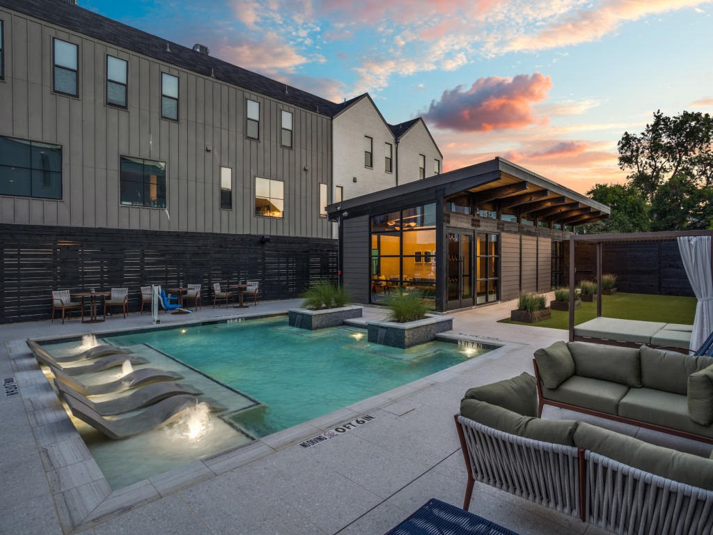 5609 Live Oak Street 501