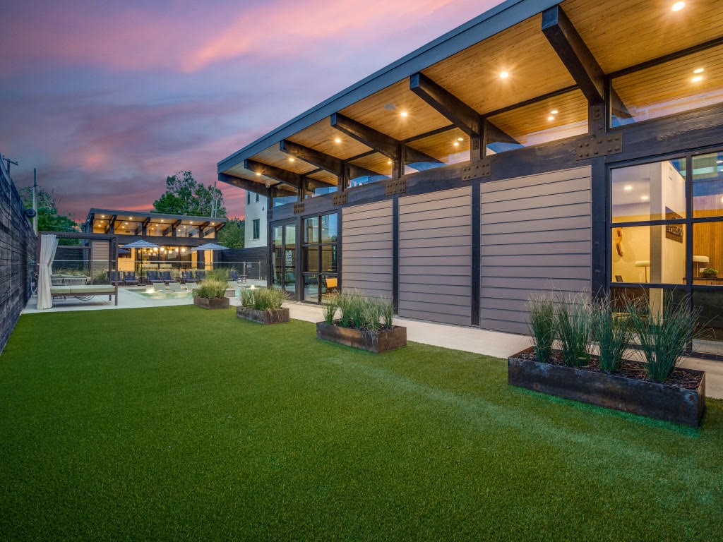 5609 Live Oak Street 501