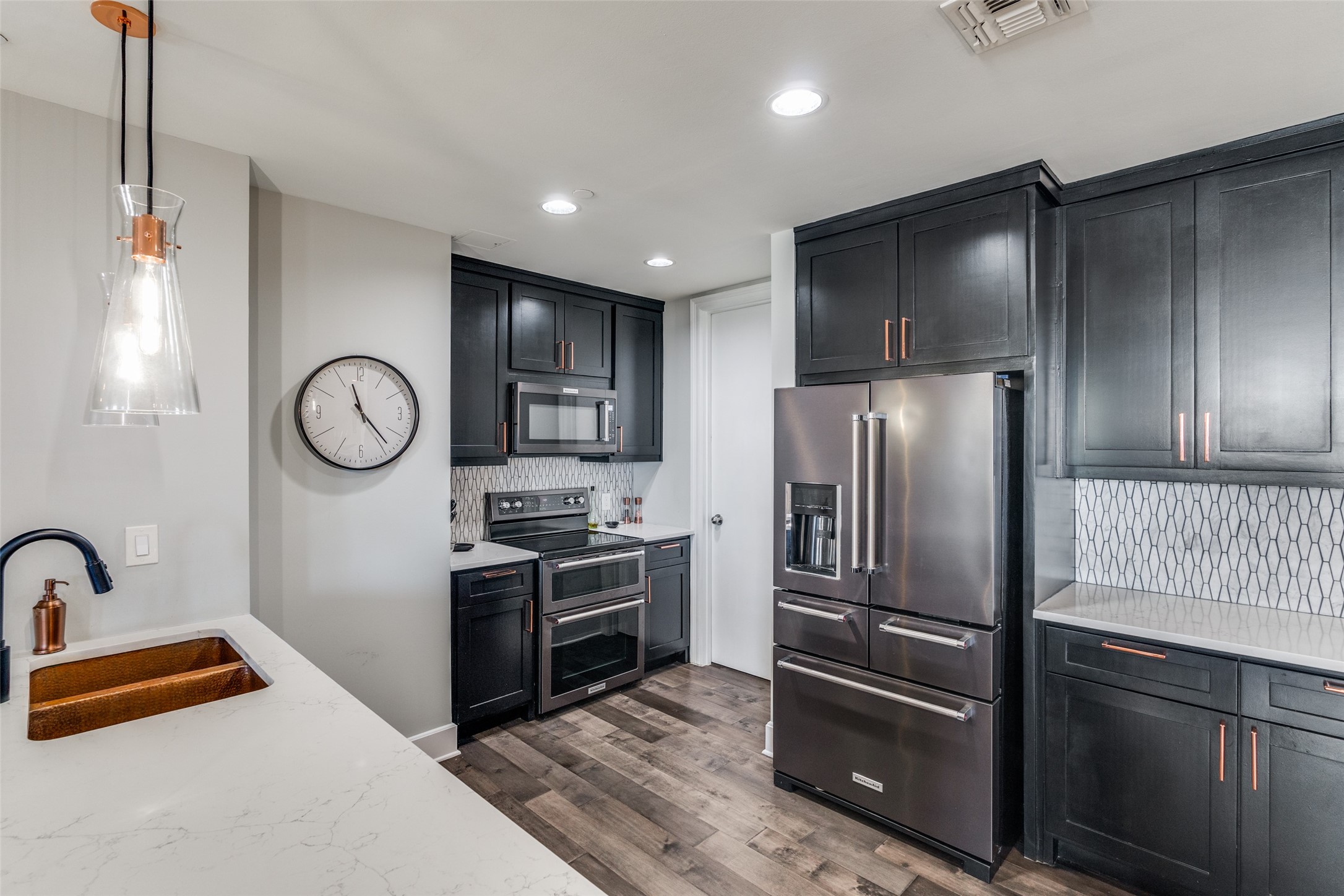 1505 Elm Street 1504