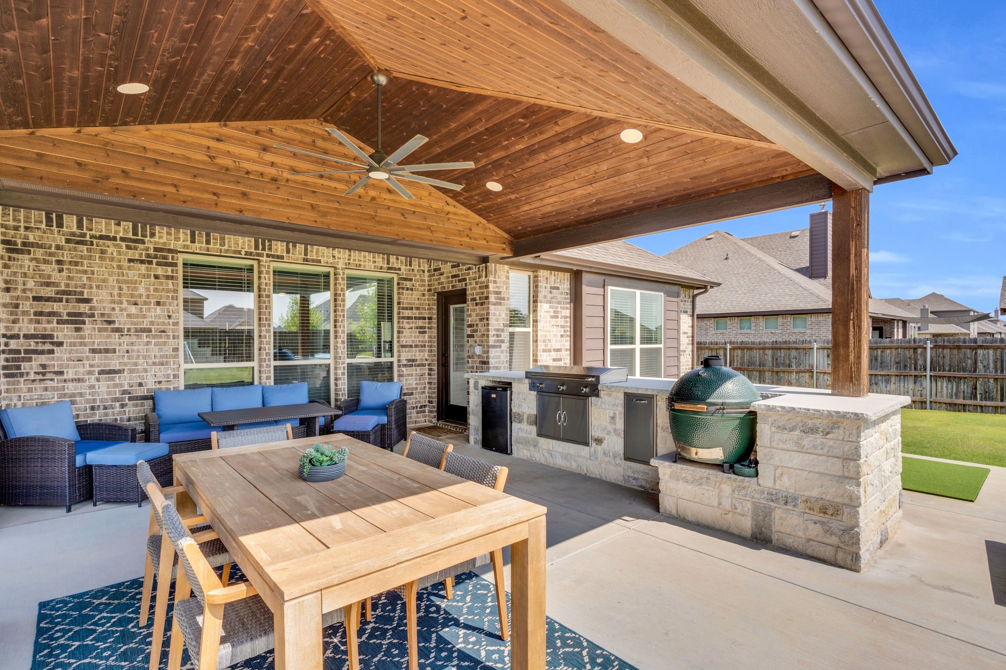 2403 Bear Trail