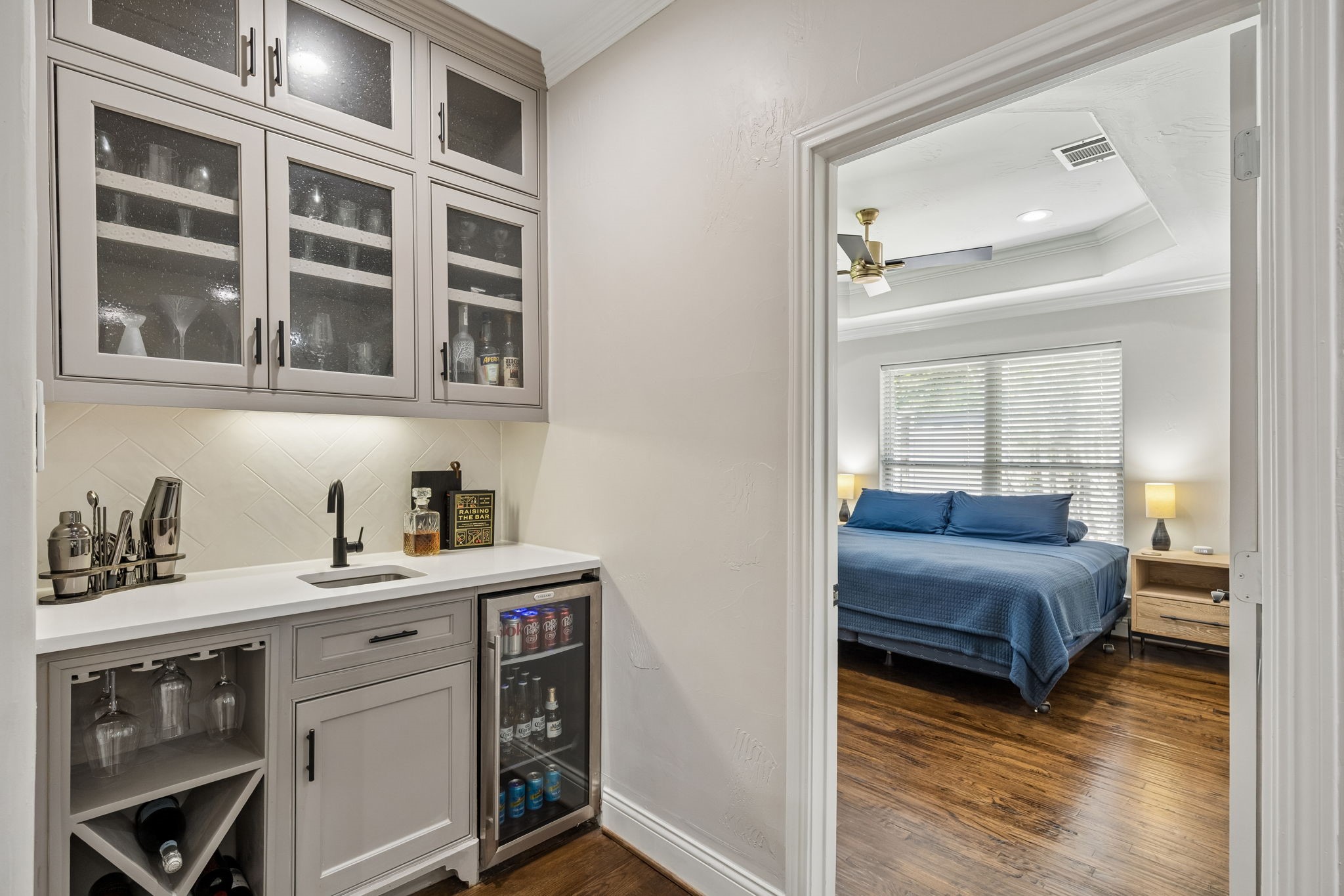 3406 Valley View Lane