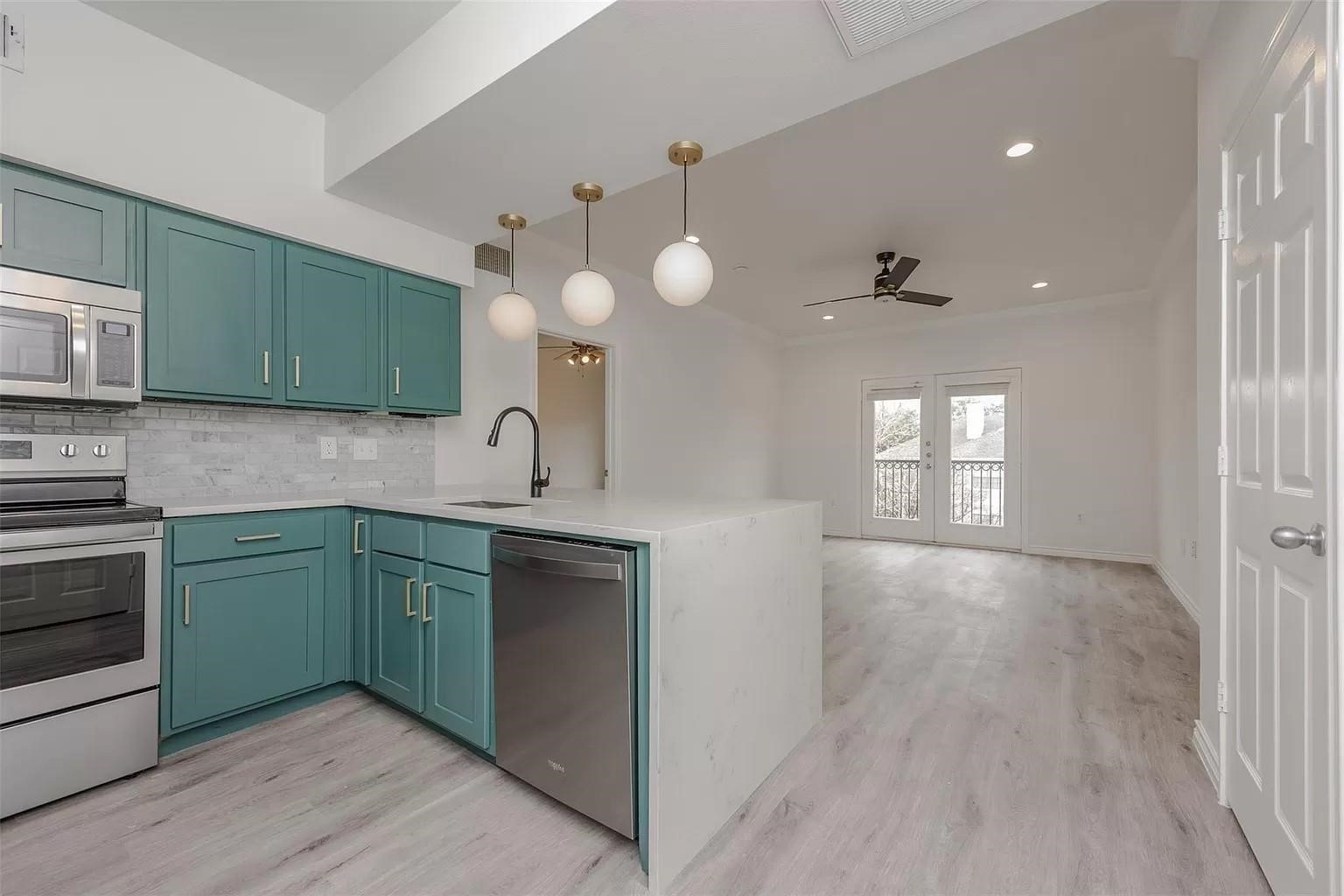 3102 Kings Road 2303