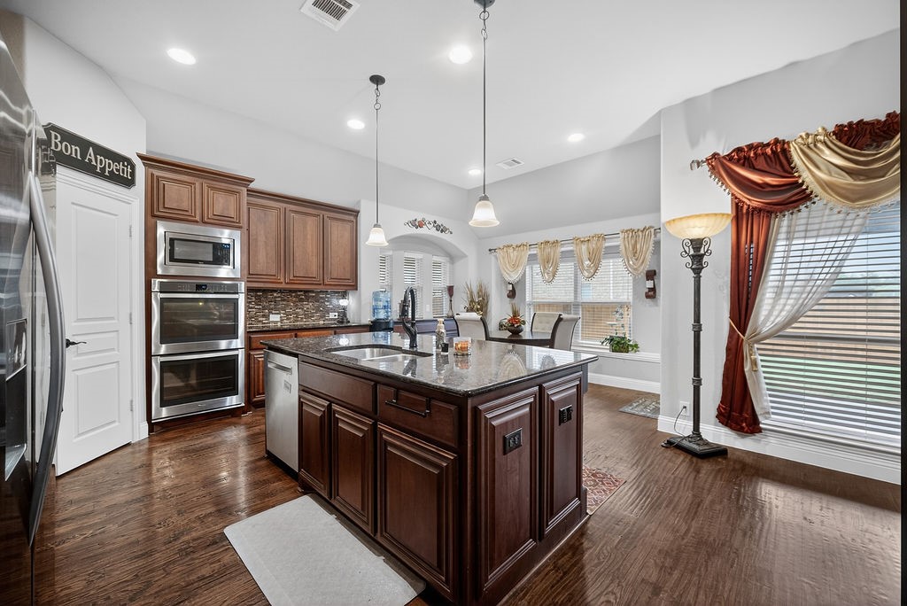 2840 Mariposa Drive