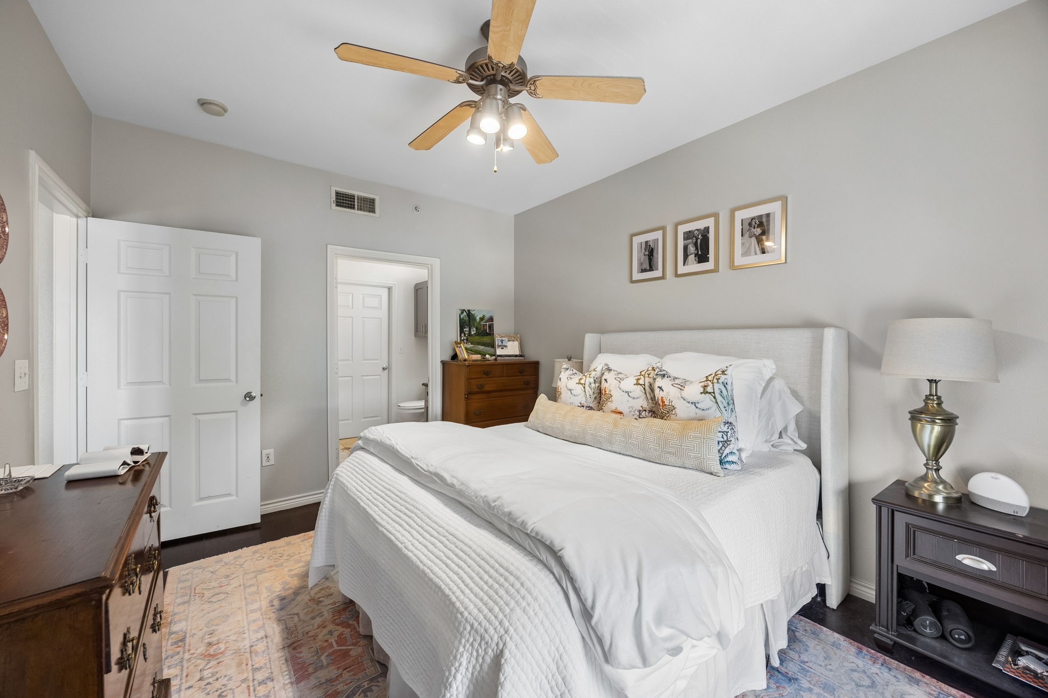 3102 Kings Road 1211