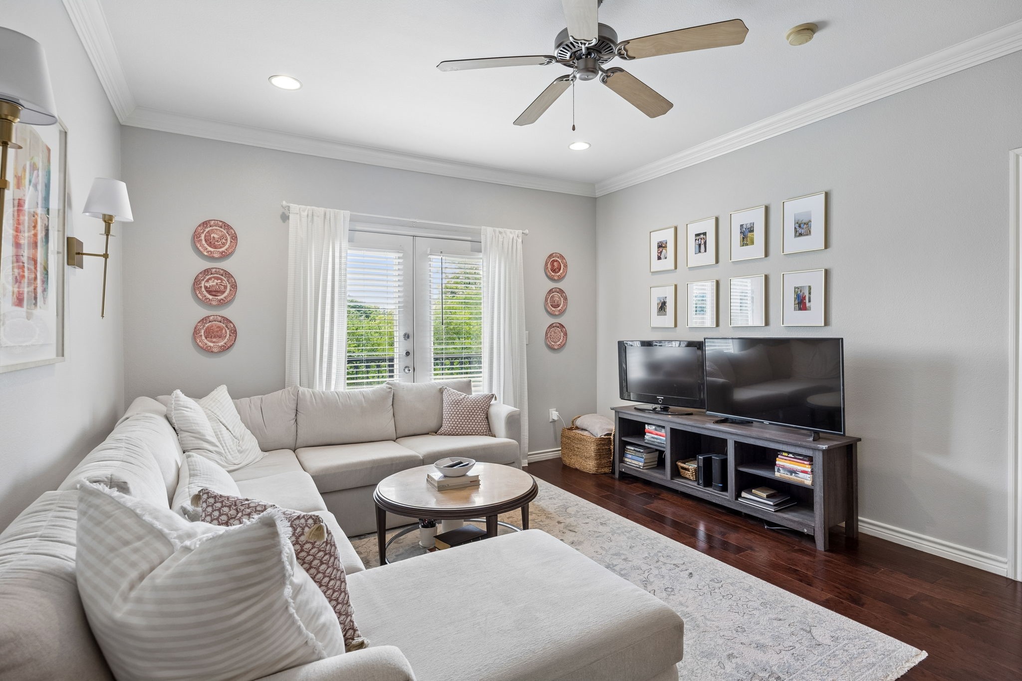 3102 Kings Road 1211