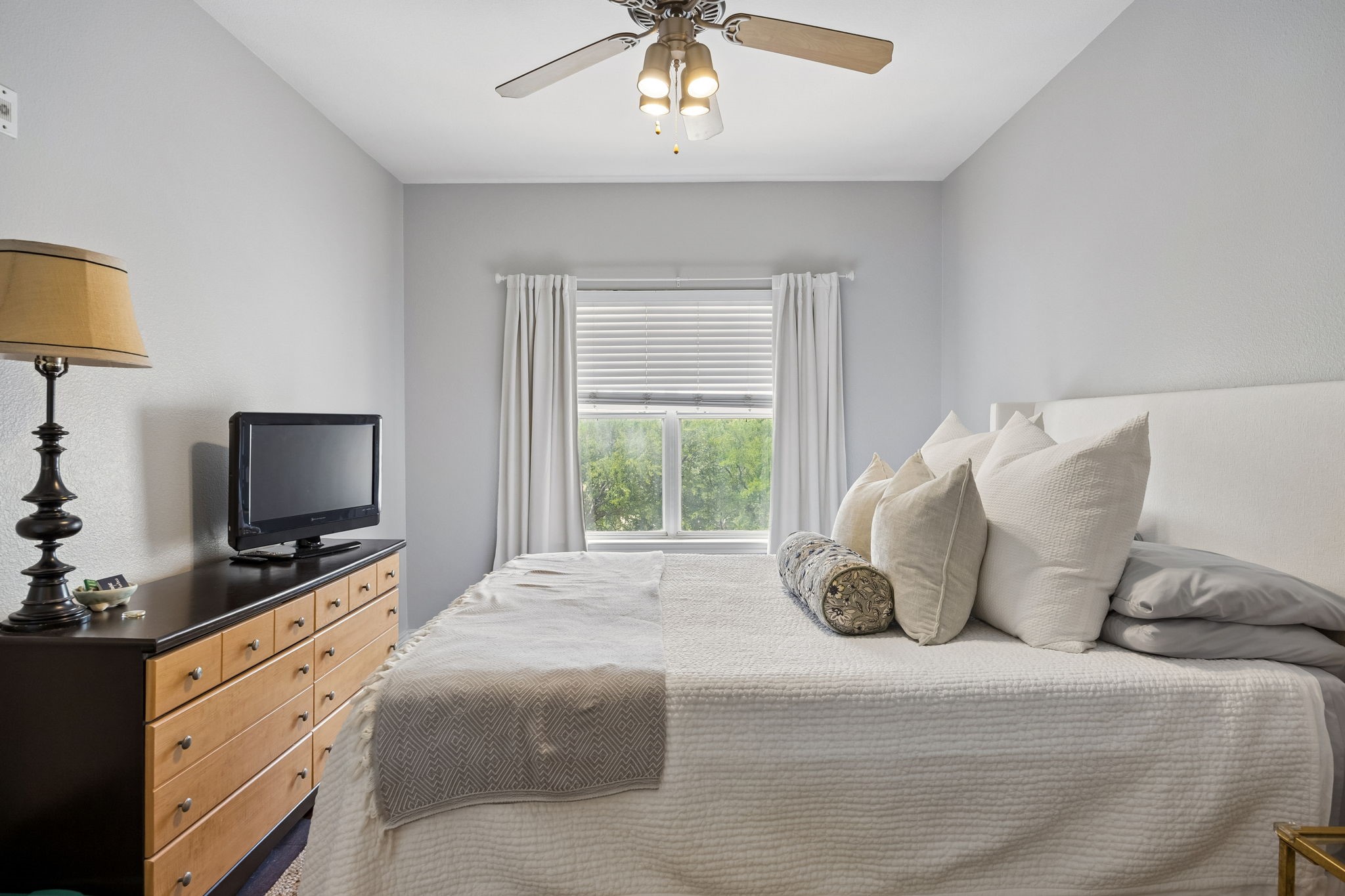 3102 Kings Road 1211