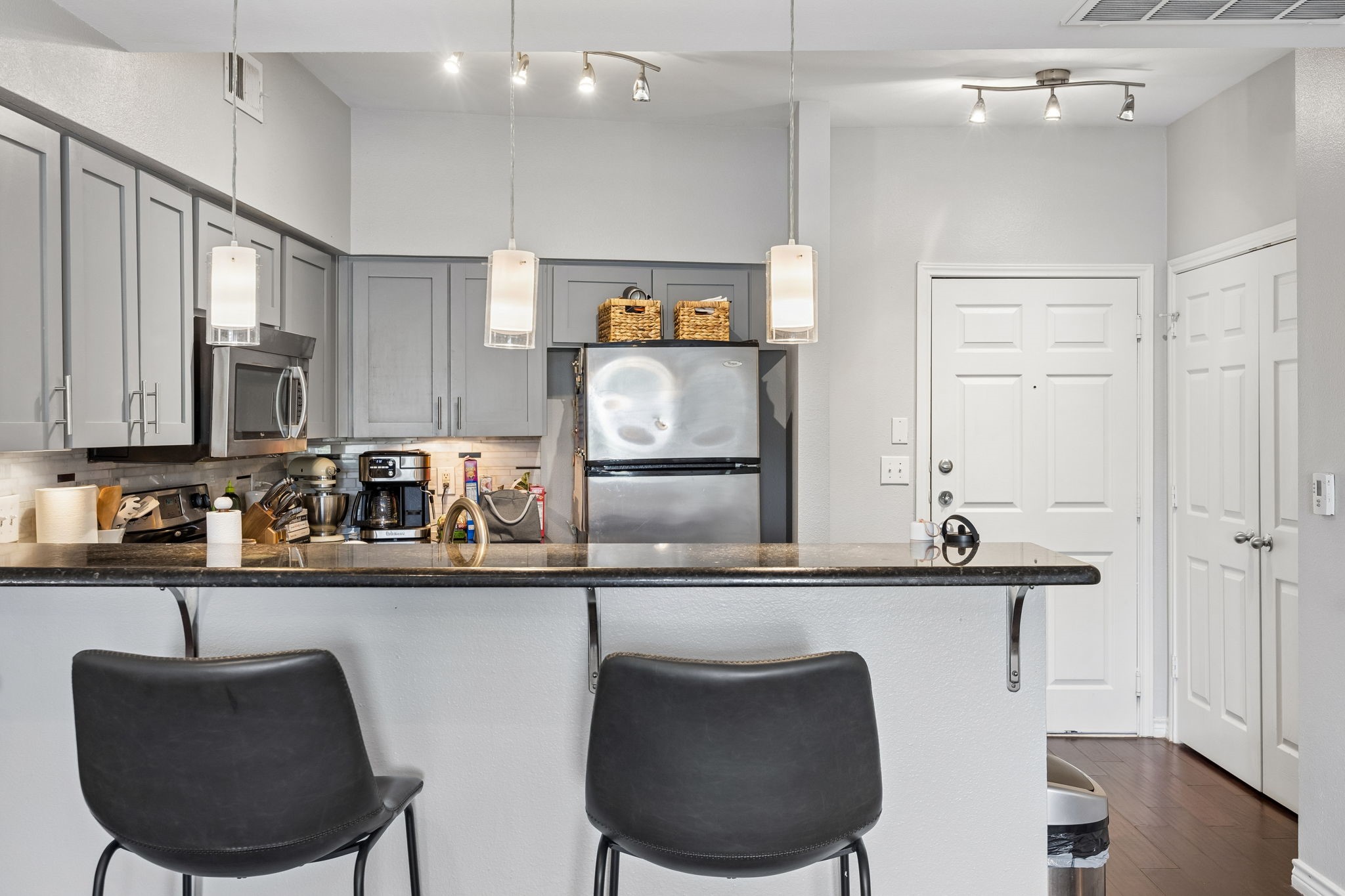 3102 Kings Road 1211