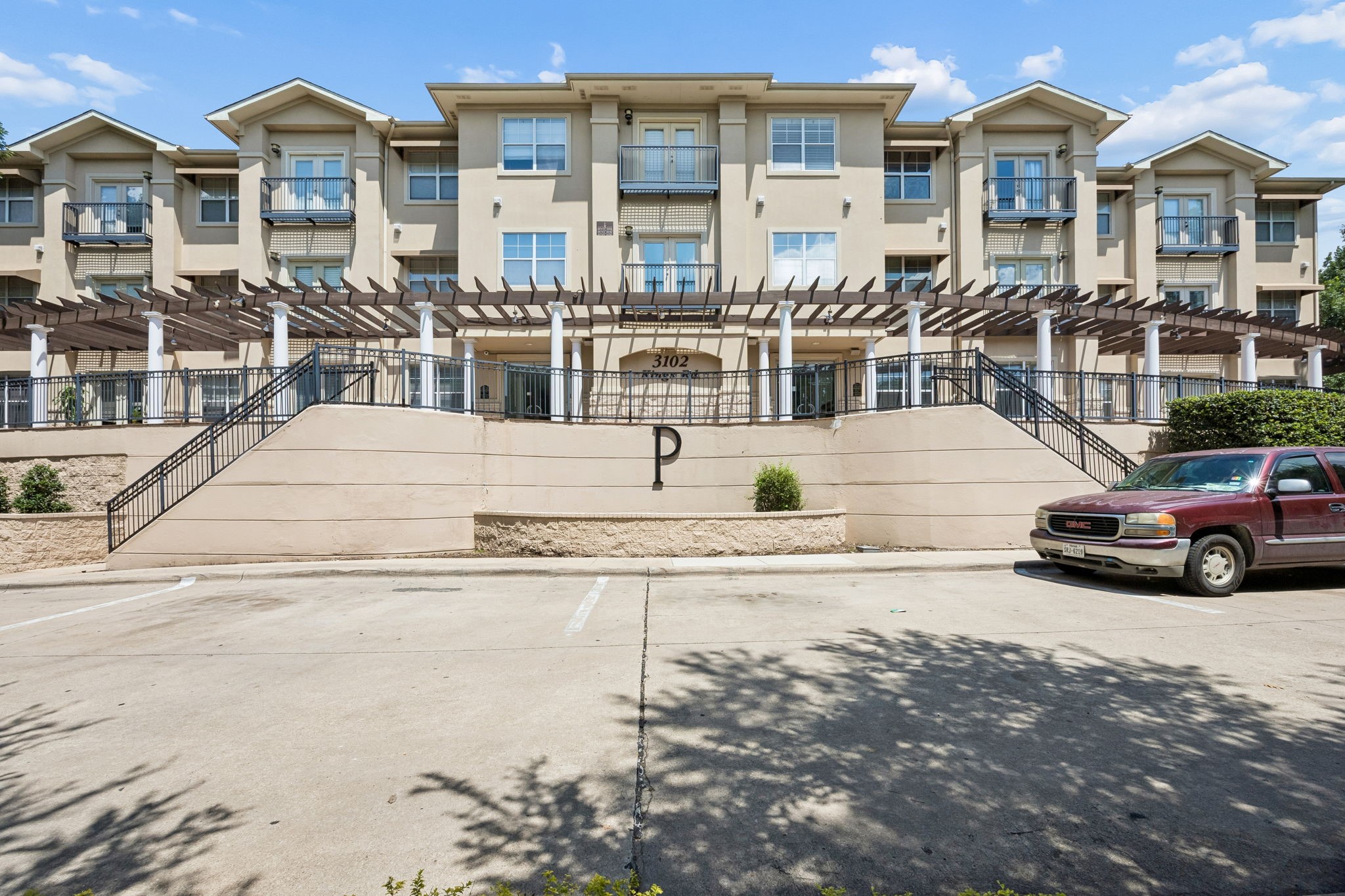 3102 Kings Road 1211