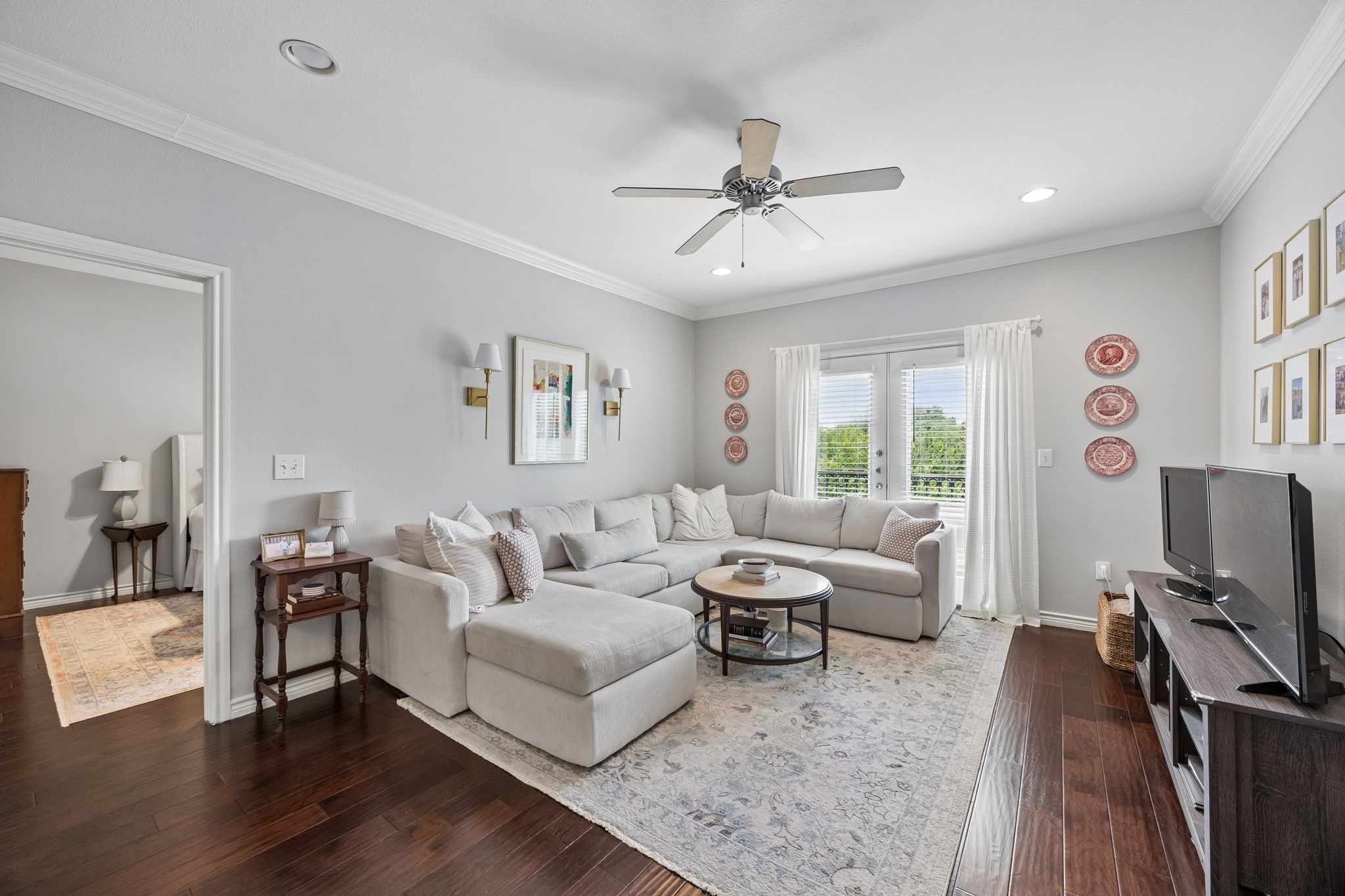 3102 Kings Road 1211